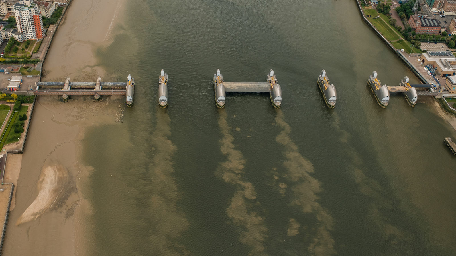 Tide is coming... River Thames Barrier - with 16-55mm f2.8 @23mm, f4.5, iso500, 1/1000s