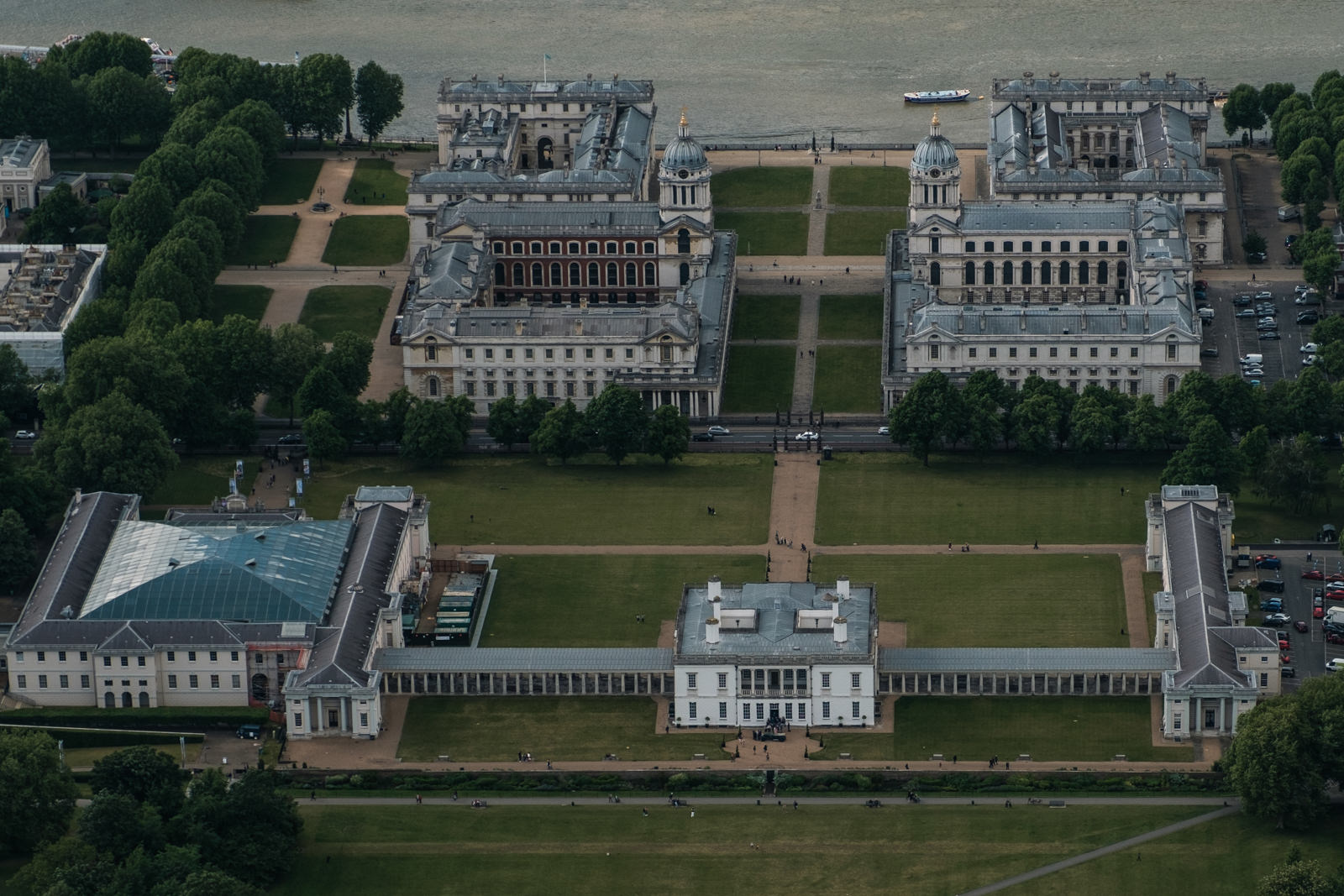 Old Royal Naval College and the Queen's House, Greenvich- with 16-55mm f2.8 @45mm, f4.5, iso200, 1/1000s