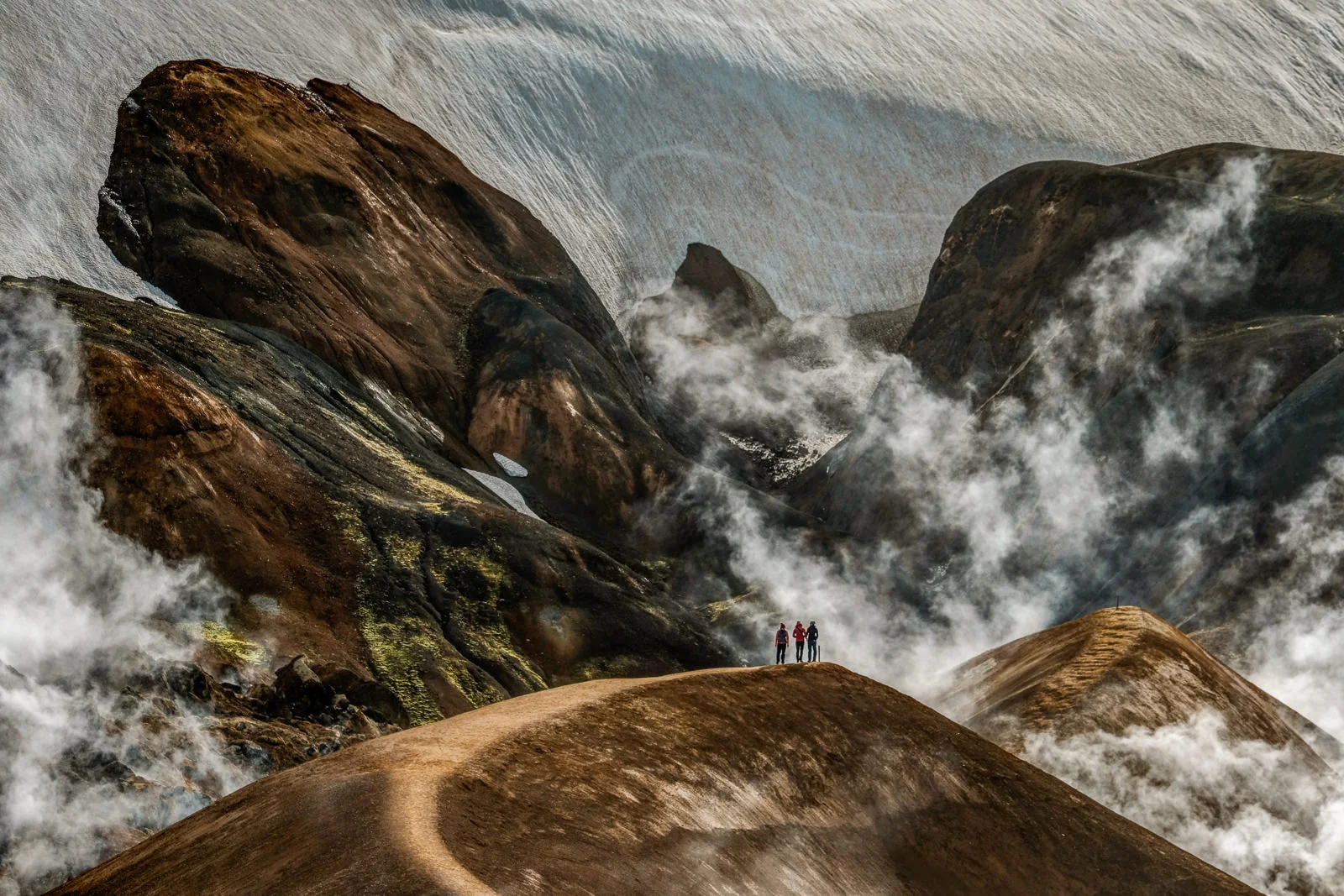 At the end of the world. Hikers on the trail at the geothermal area at Hveradalir, Kerlingarfjöll (XF 50-140mm f2.8 at 140mm 1/200 f10 ISO200)