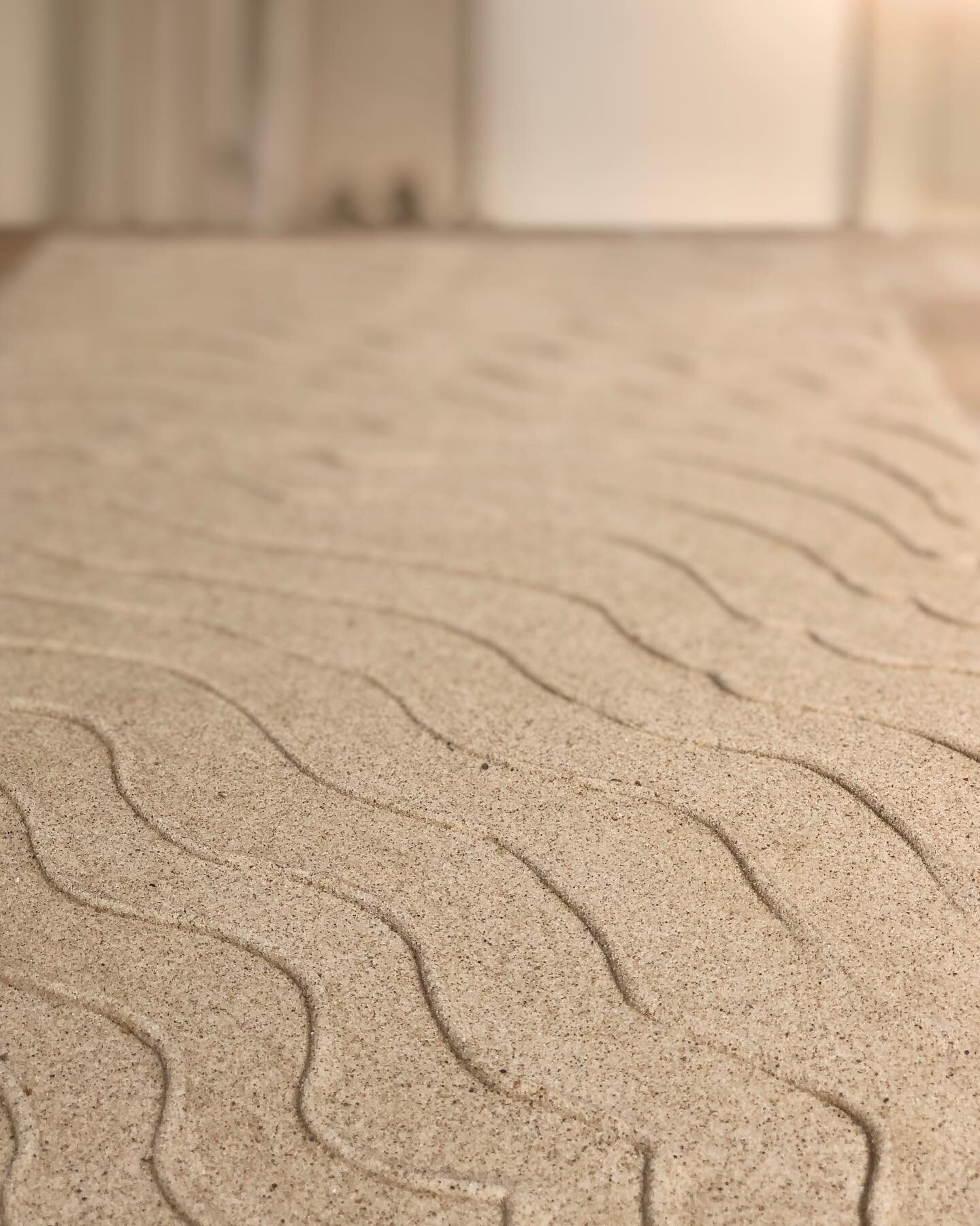 Another &lsquo;Wave&rsquo; piece almost ready. Sandcoated with a warm grey beach sand mixture. Will show the result soon. #zanderover #sandcoated #art #wave #waveyart #interiorinspo #interieurinspiratie #interieur #huisdecoratie