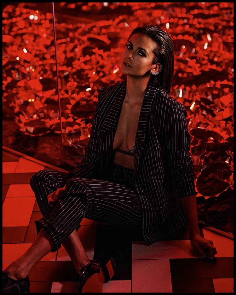 img-nina-dobrev_121923393679.jpg