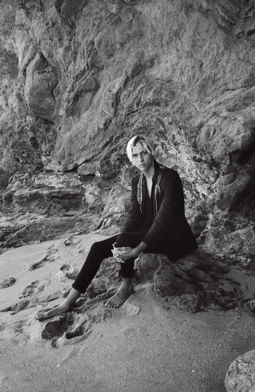 THE GARDEN X INTERVIEW MAGAZINE // PHOTOGRAPHER: GUY LOWNDES