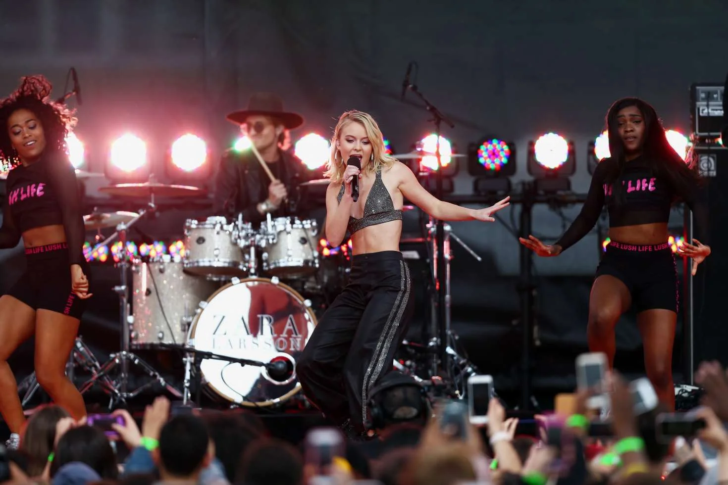 ZARA LARSSON // MTV MOVIE AWARDS