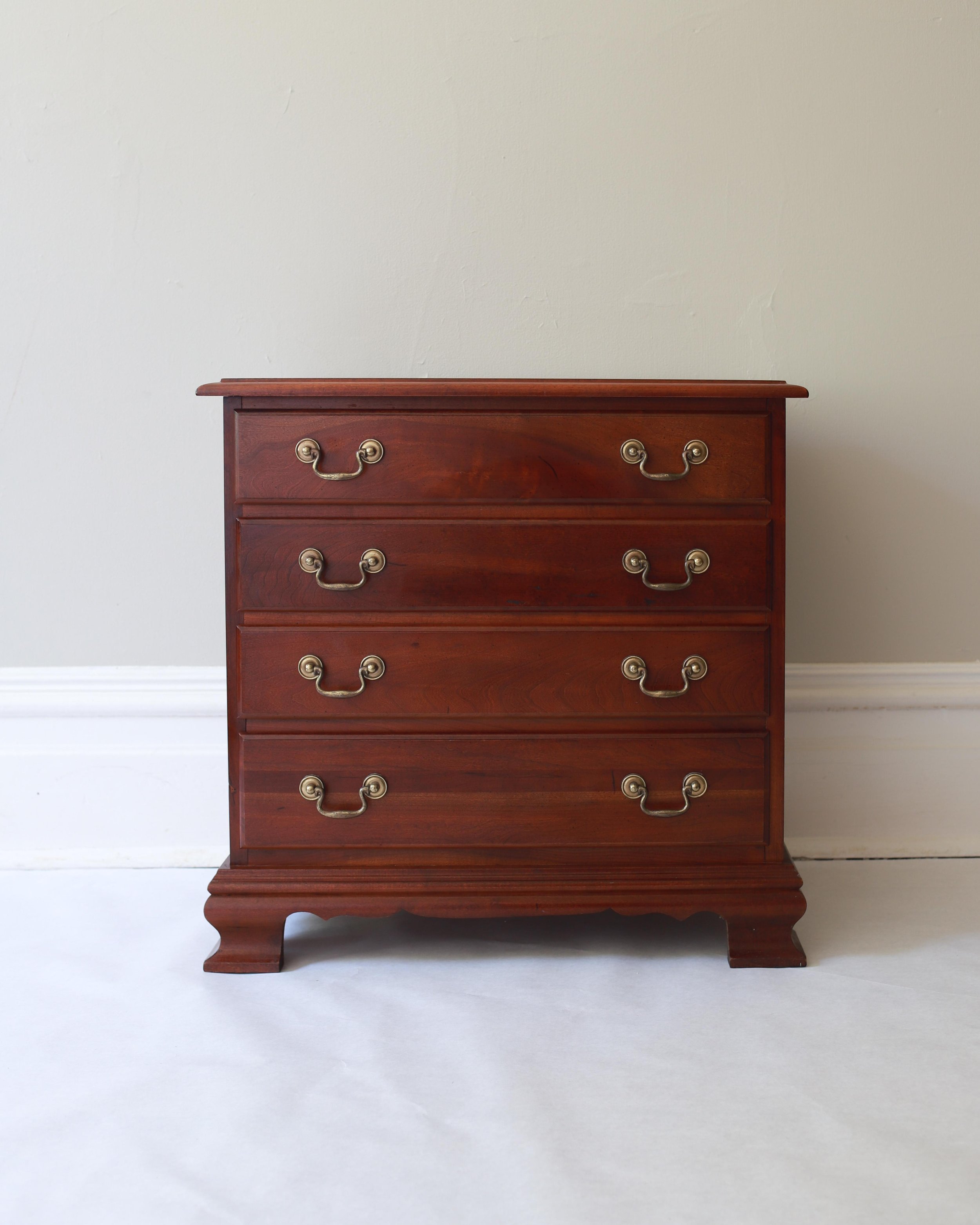 vintage-georgian-style-nightstands-a-pair-6085.jpeg