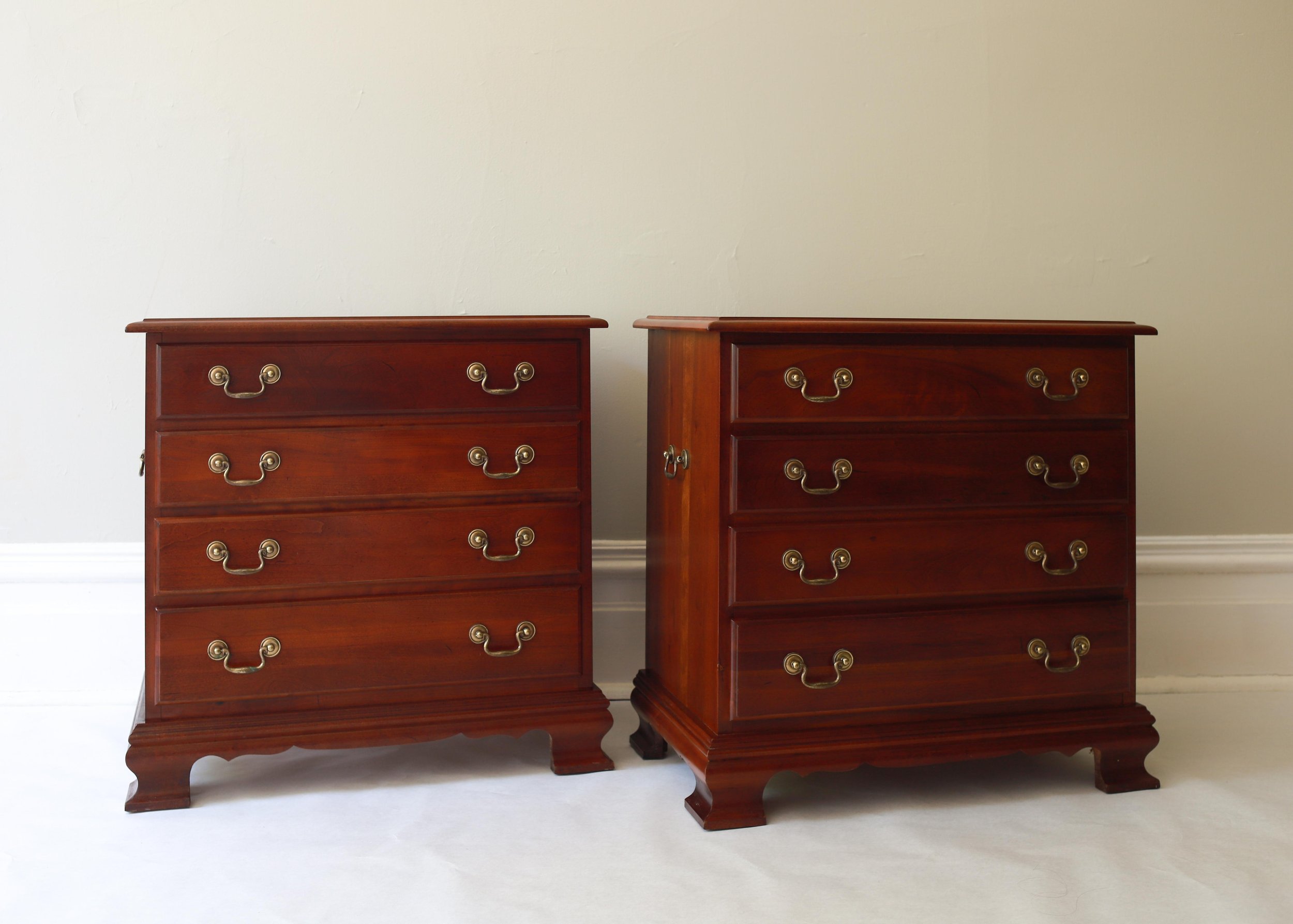 vintage-georgian-style-nightstands-a-pair-8880.jpeg