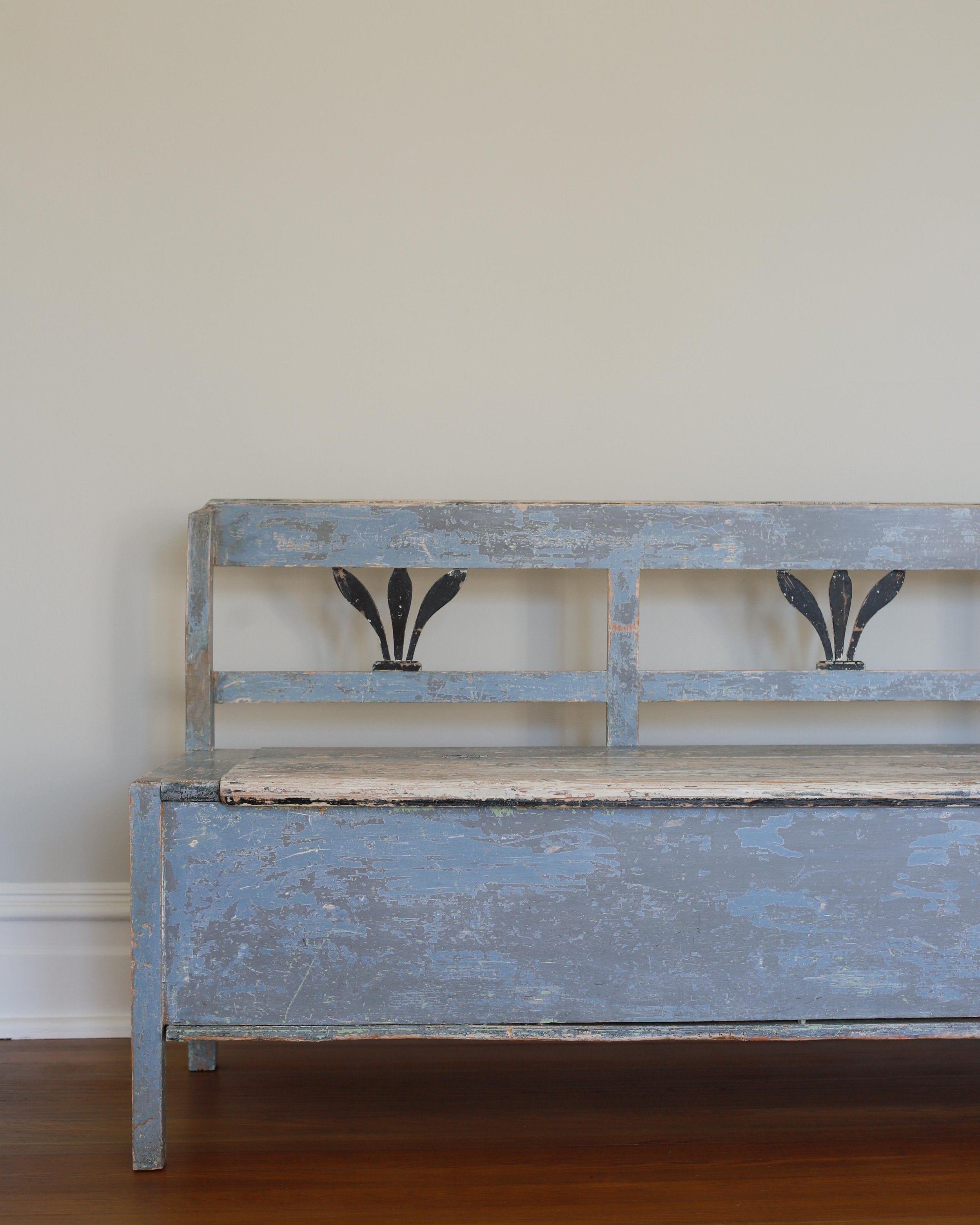 19th-century-swedish-painted-pine-storage-bench-settle-3763.jpeg