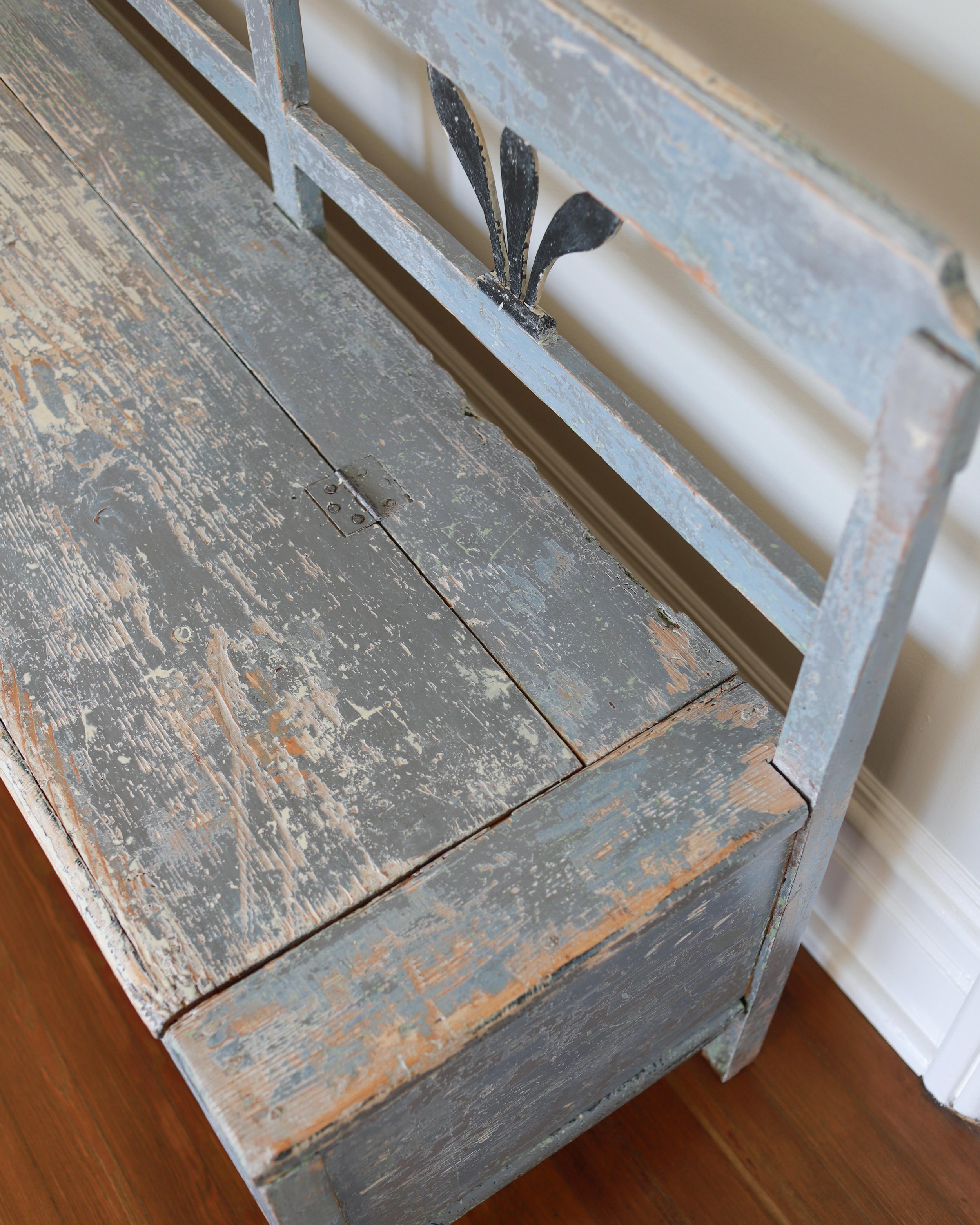 19th-century-swedish-painted-pine-storage-bench-settle-6884.jpeg