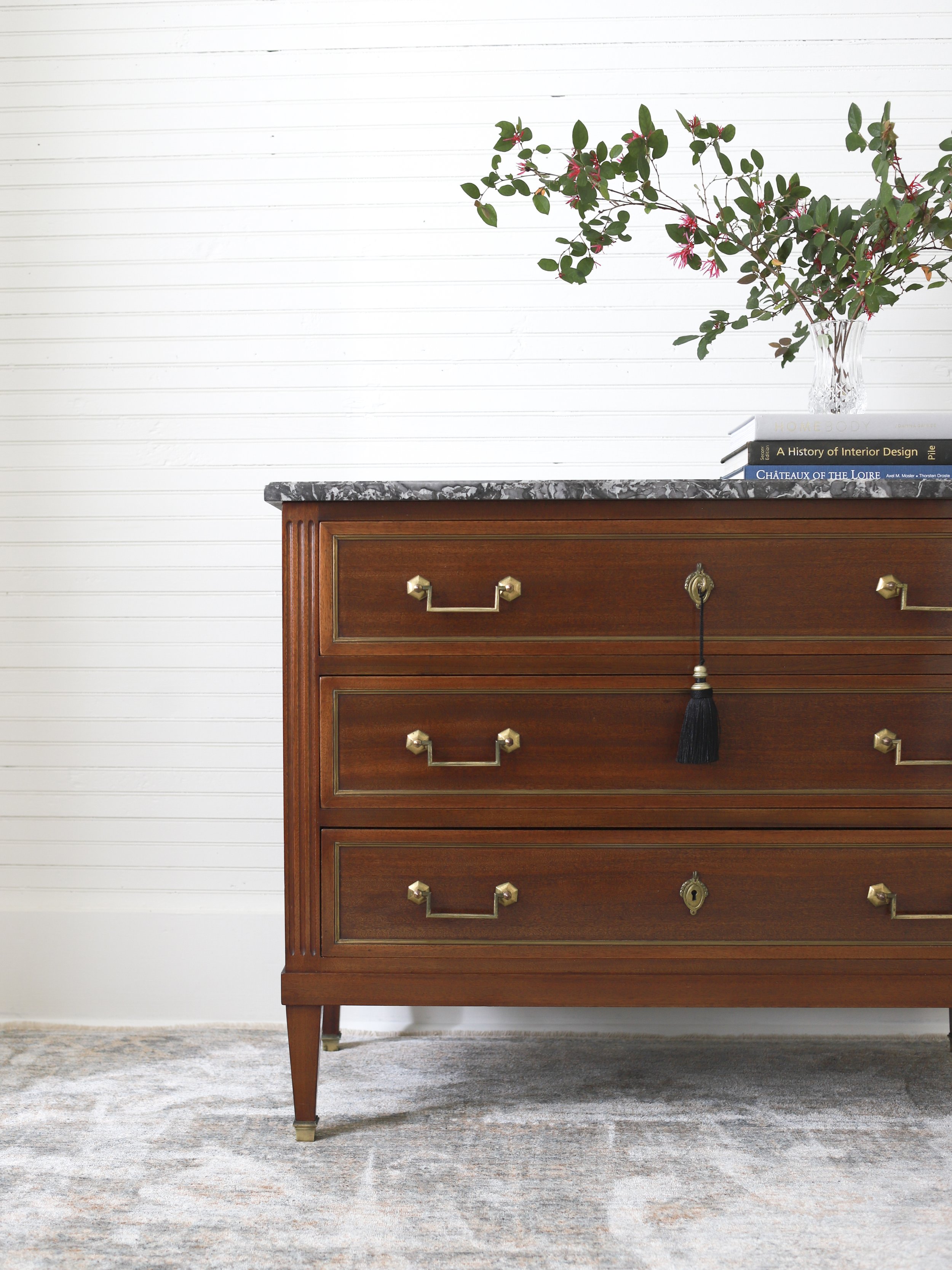 Louis XVI Commode 2nd edit-08.jpg