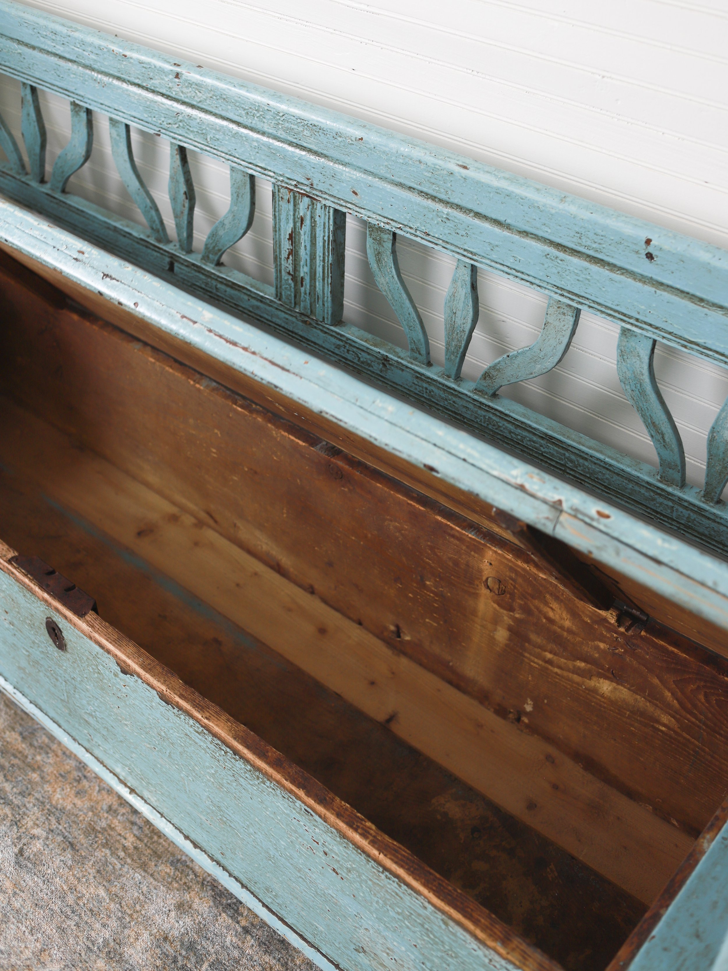 Turquoise Bench-01.jpg