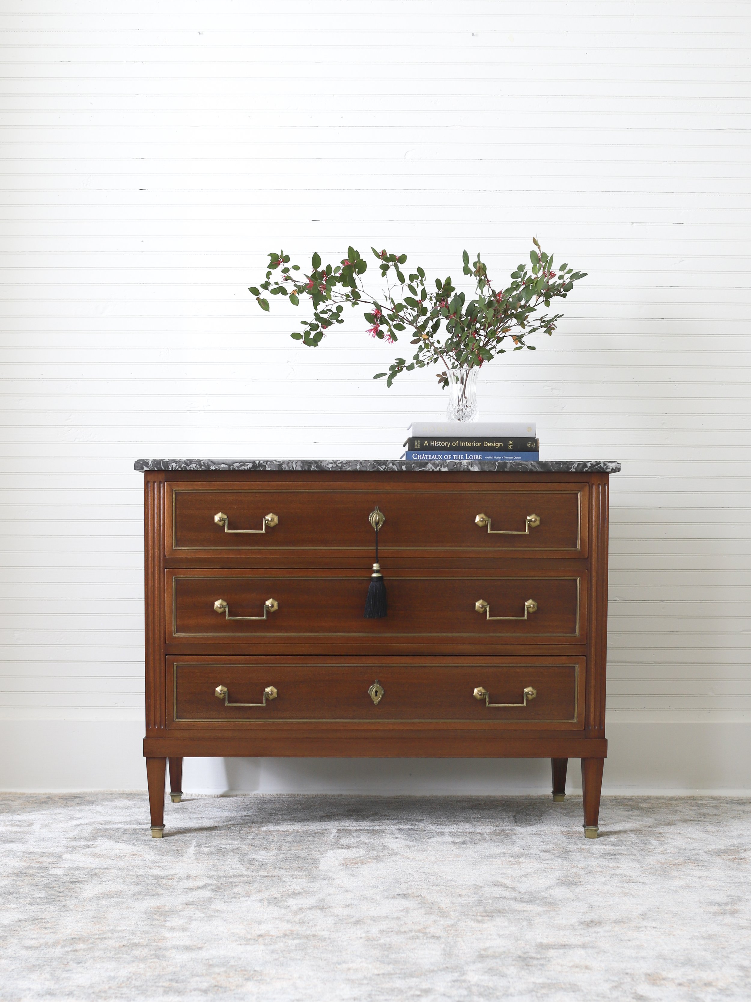 Louis XVI Commode 2nd edit-07.jpg