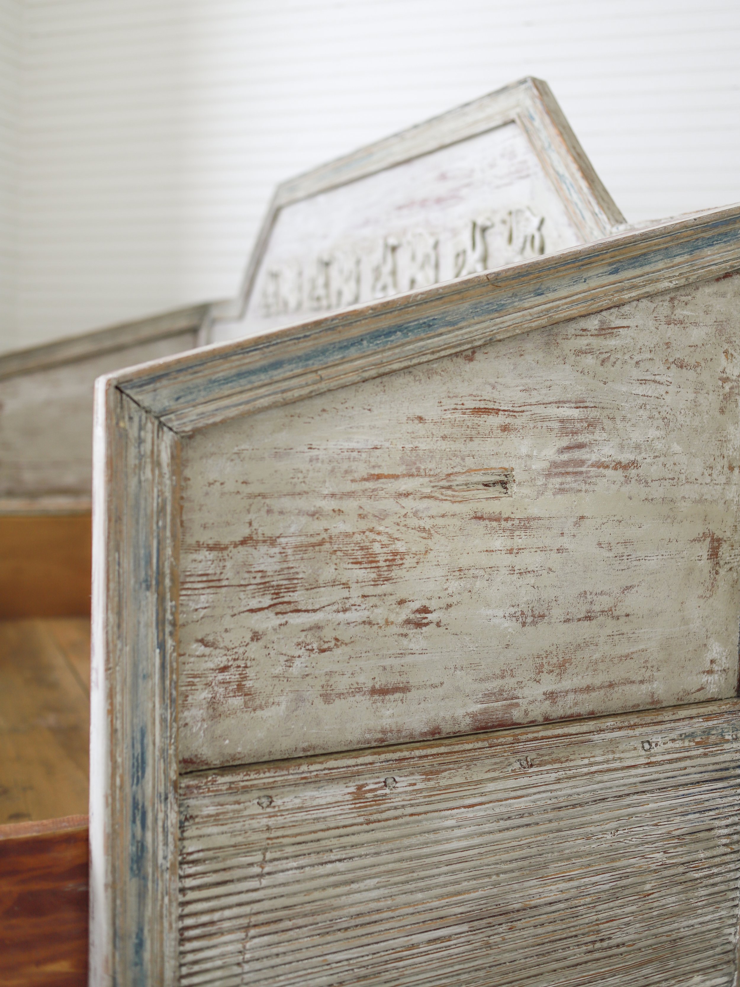 Swedish Gustavian Bench-04.jpg