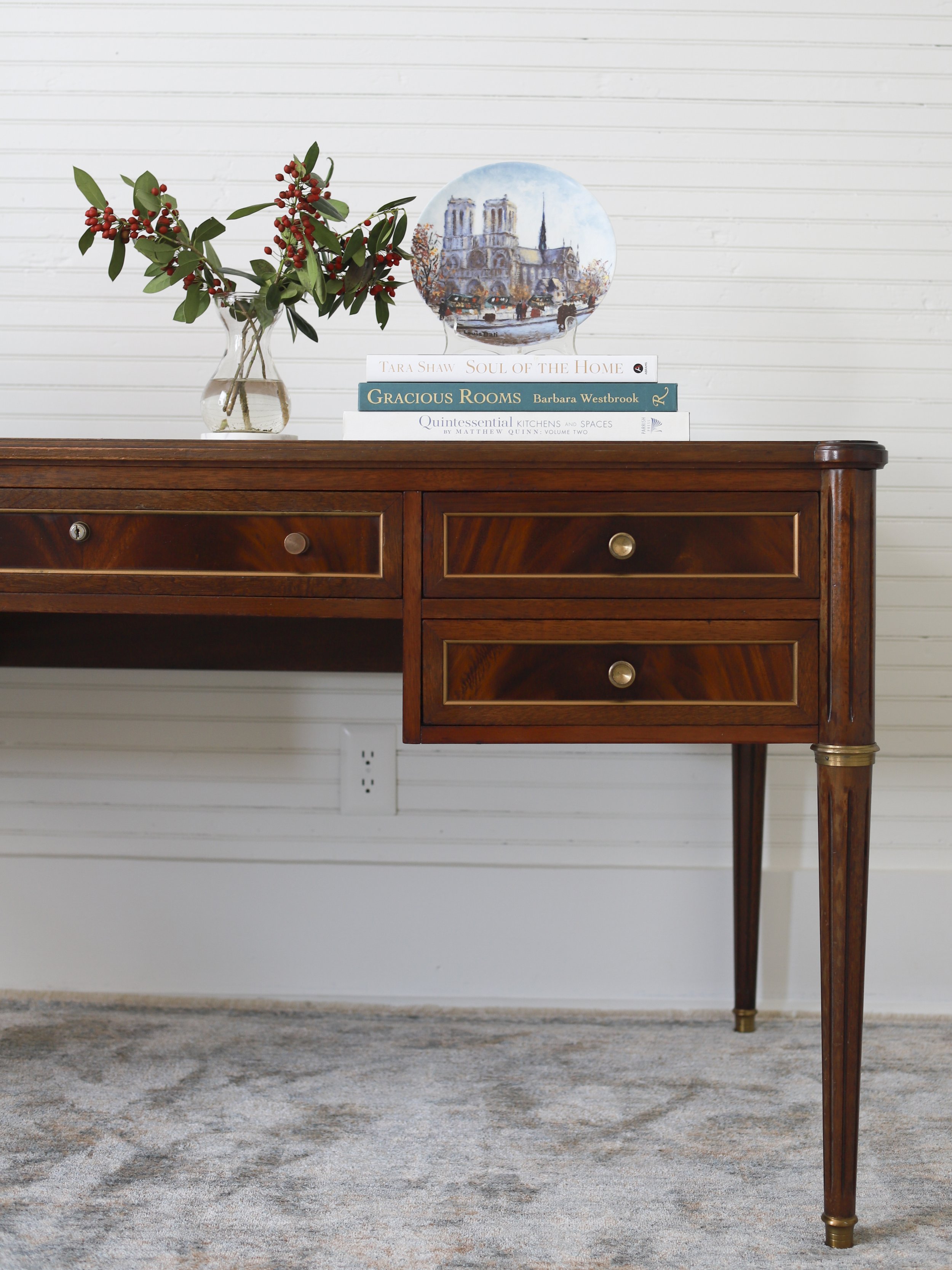 Louis XVI Ladies Desk-01.jpg