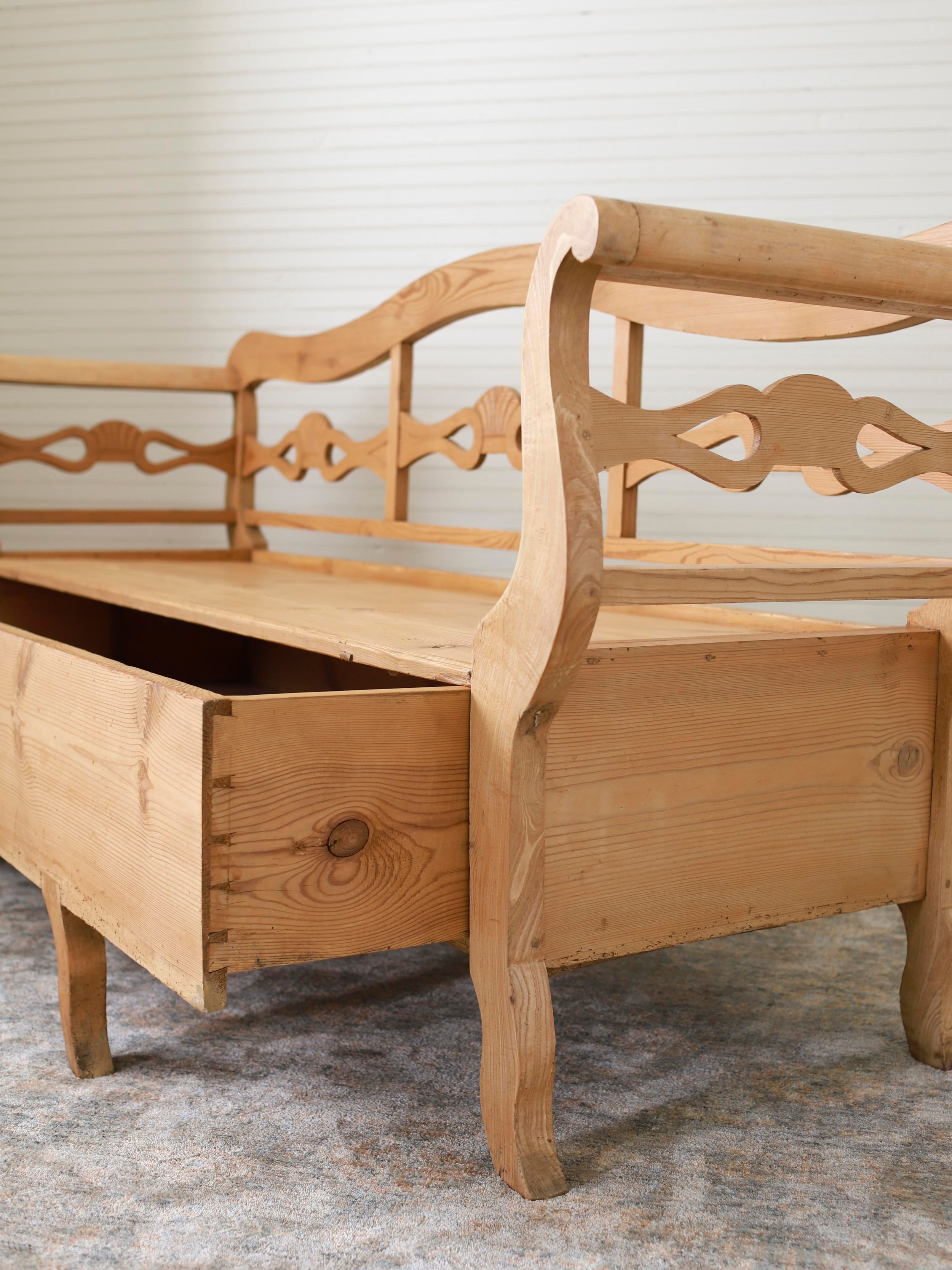 19th-c-antique-swedish-pine-storage-bench-9147.jpeg
