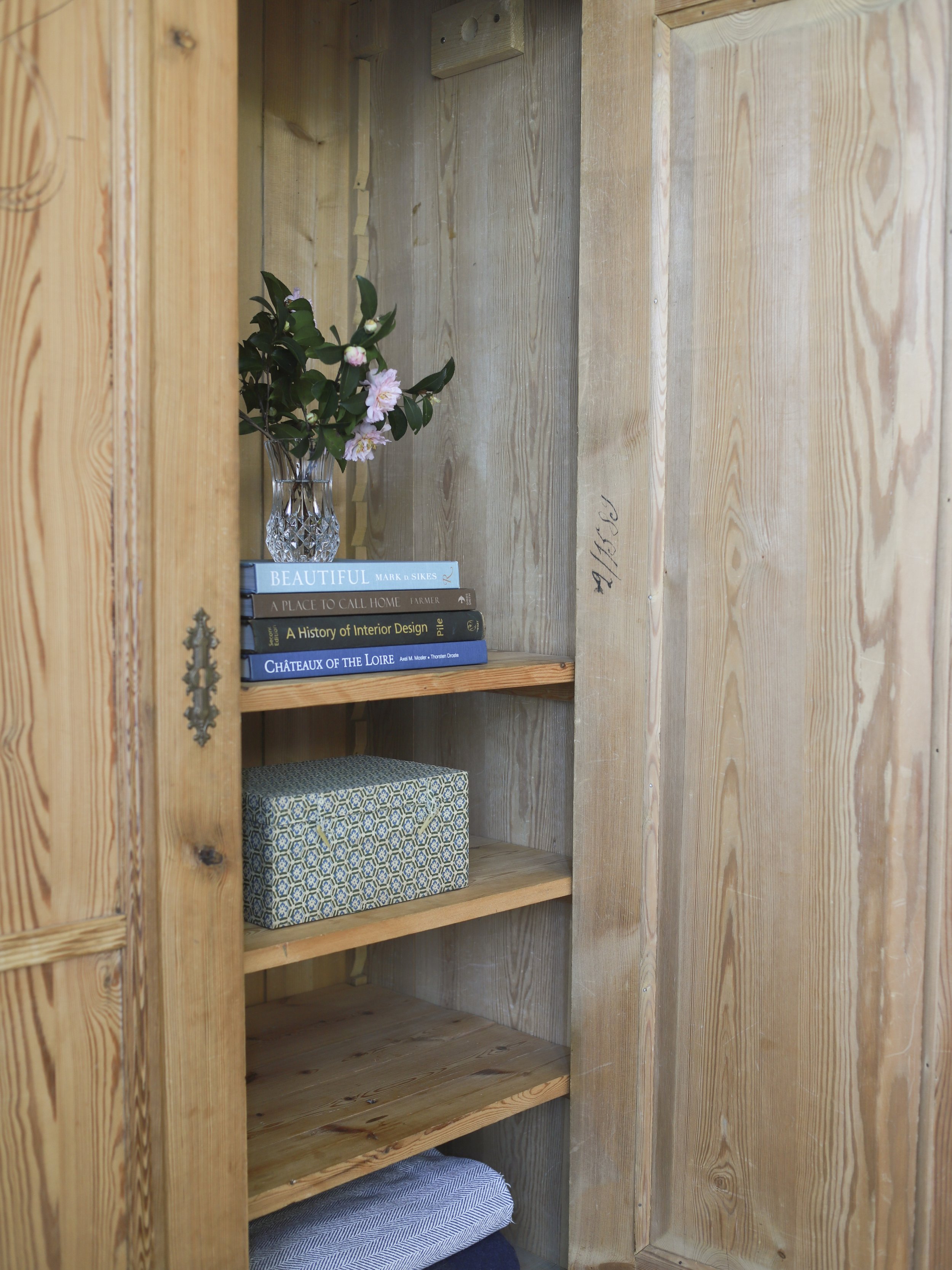 Pine Art Nouveau Wardrobe 2-05.jpg