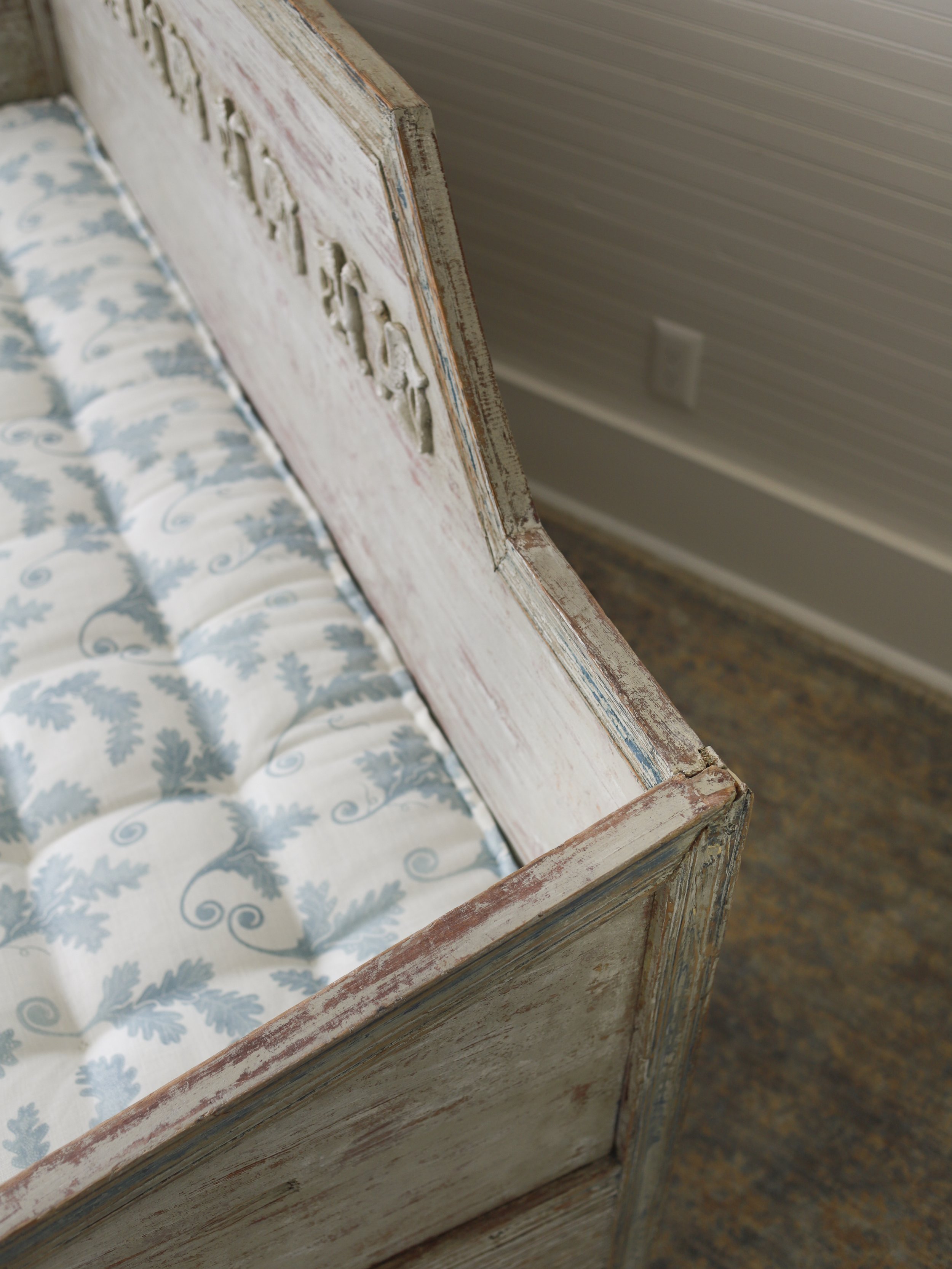Swedish Gustavian Bench-09.jpg