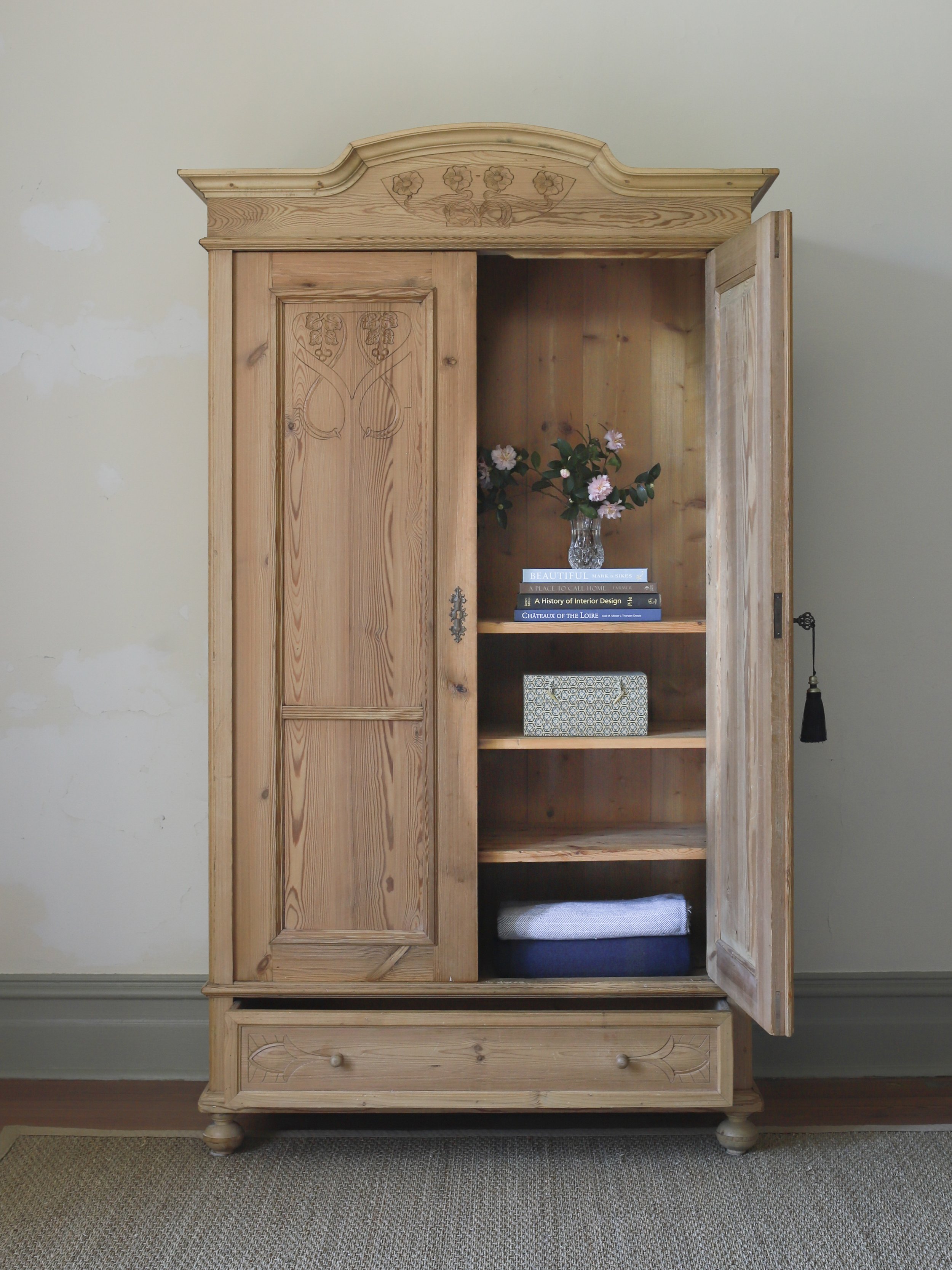 Pine Art Nouveau Wardrobe 2-08.jpg