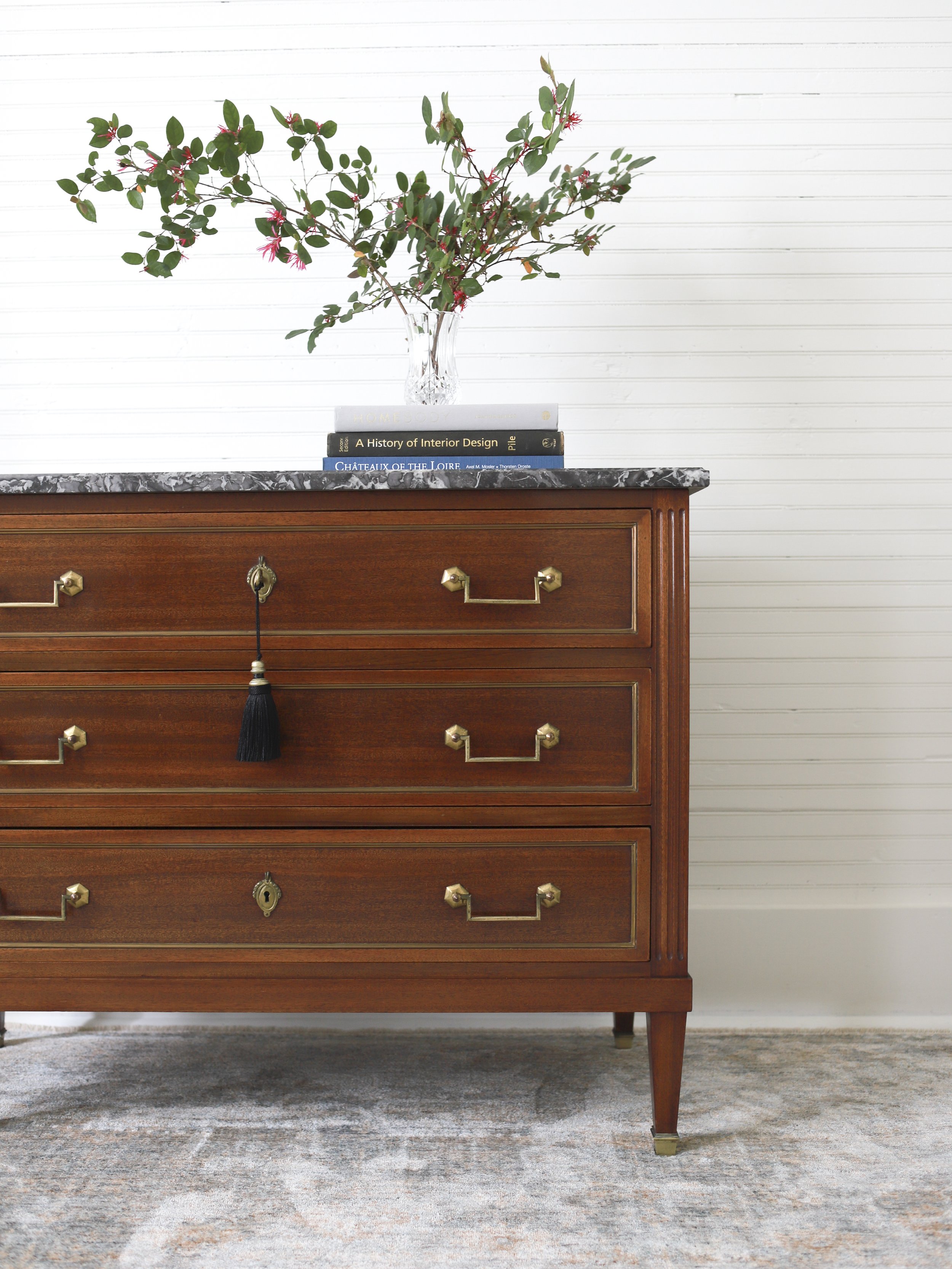 Louis XVI Commode 2nd edit-09.jpg