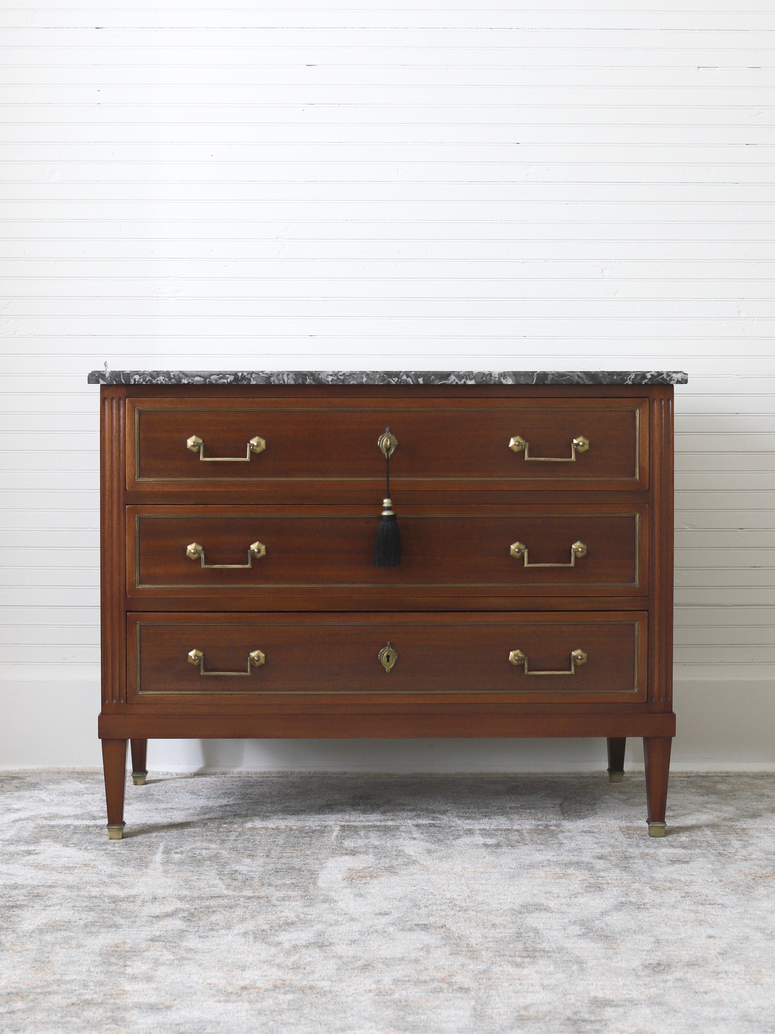 Louis XVI Commode 2nd edit-06.jpg