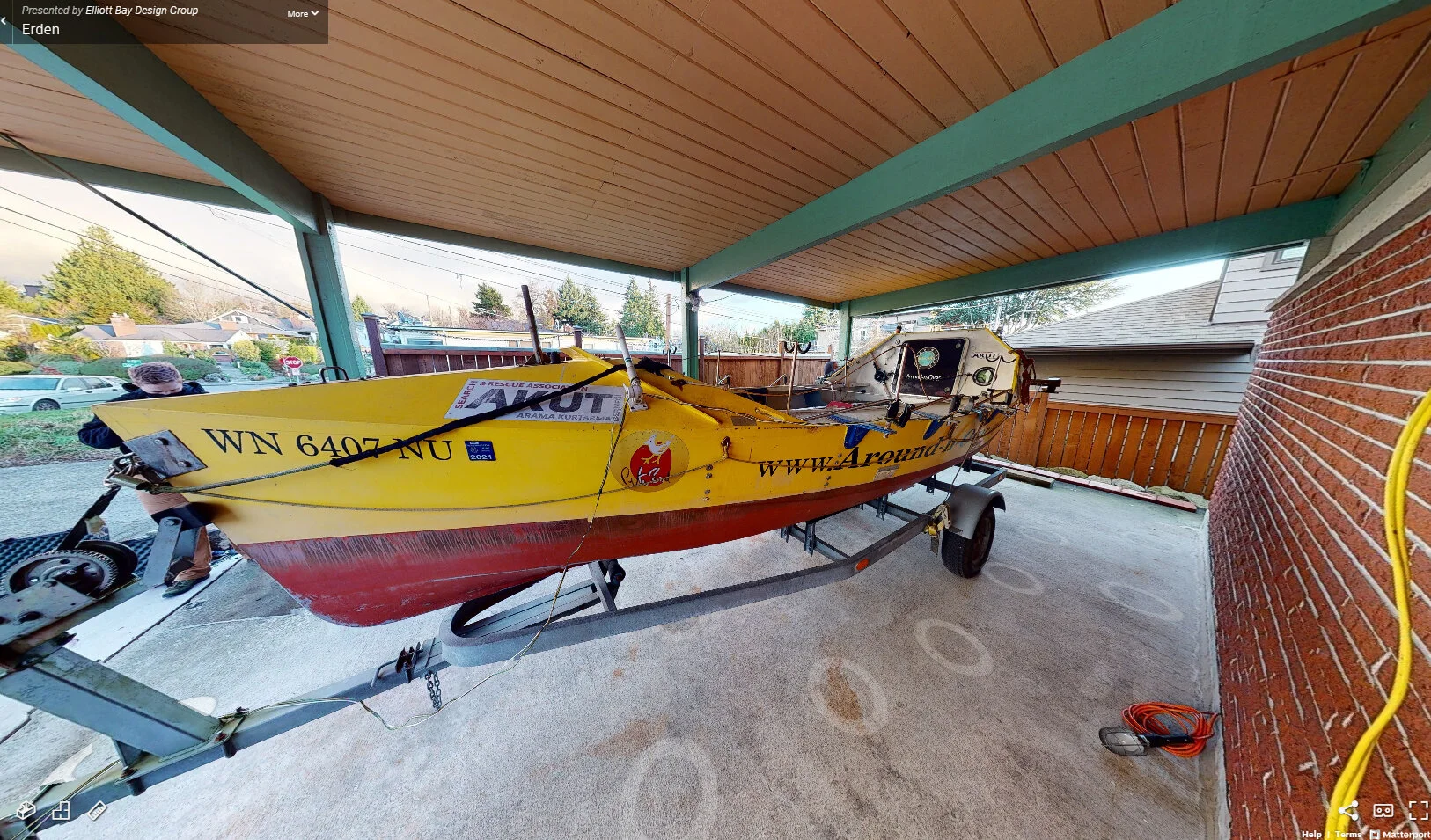 With Kurt’s work, we can now virtually browse around my rowboat, stepping from one circle to another.