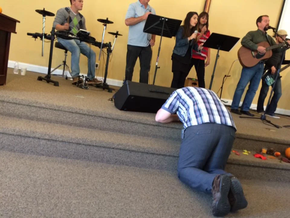 Denver Thompson in church5.jpg