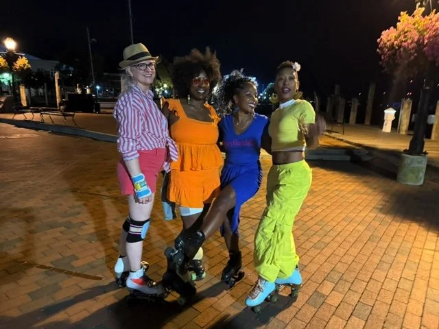 These dynamite ladies do Salsa choreographies on skates! They performed at some DIT events; the crowd loved them!!