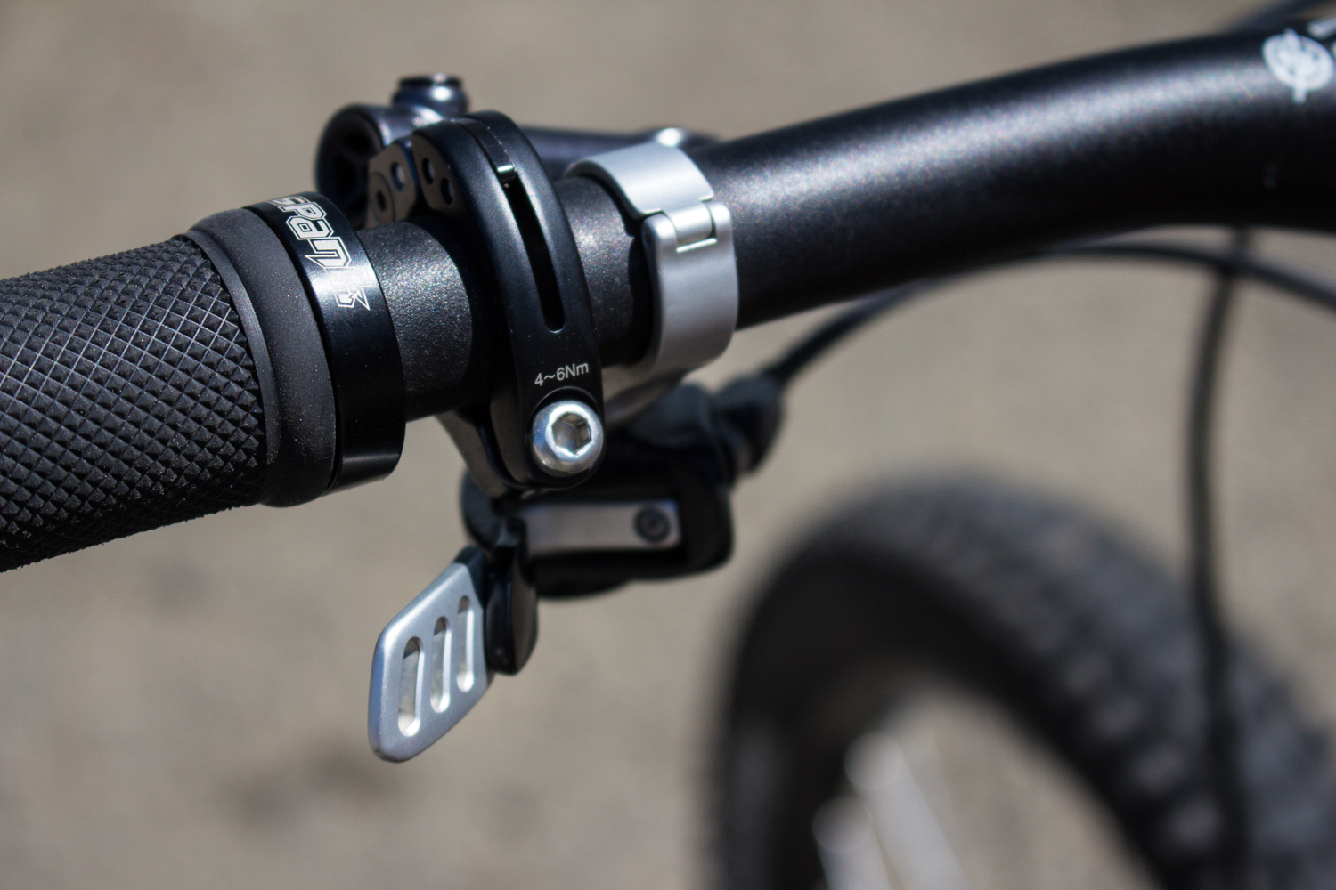 Fox D.O.S.S dropper post and Shimano XTR Race brake levers