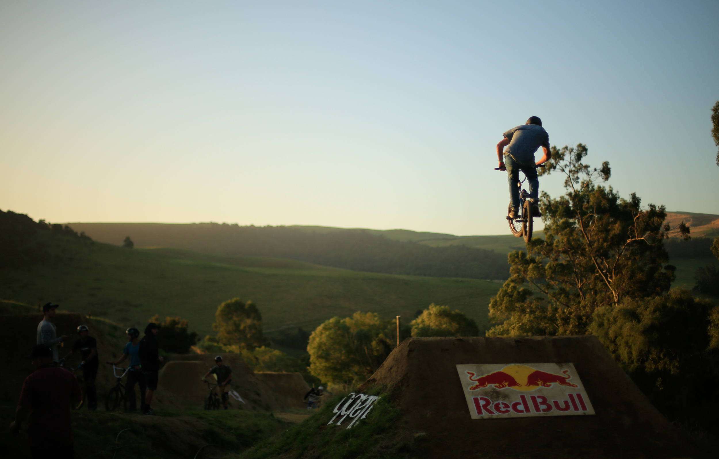 Around 40 riders competed between 3 divisions: the Bros, the Pros, and Mountain bikes.