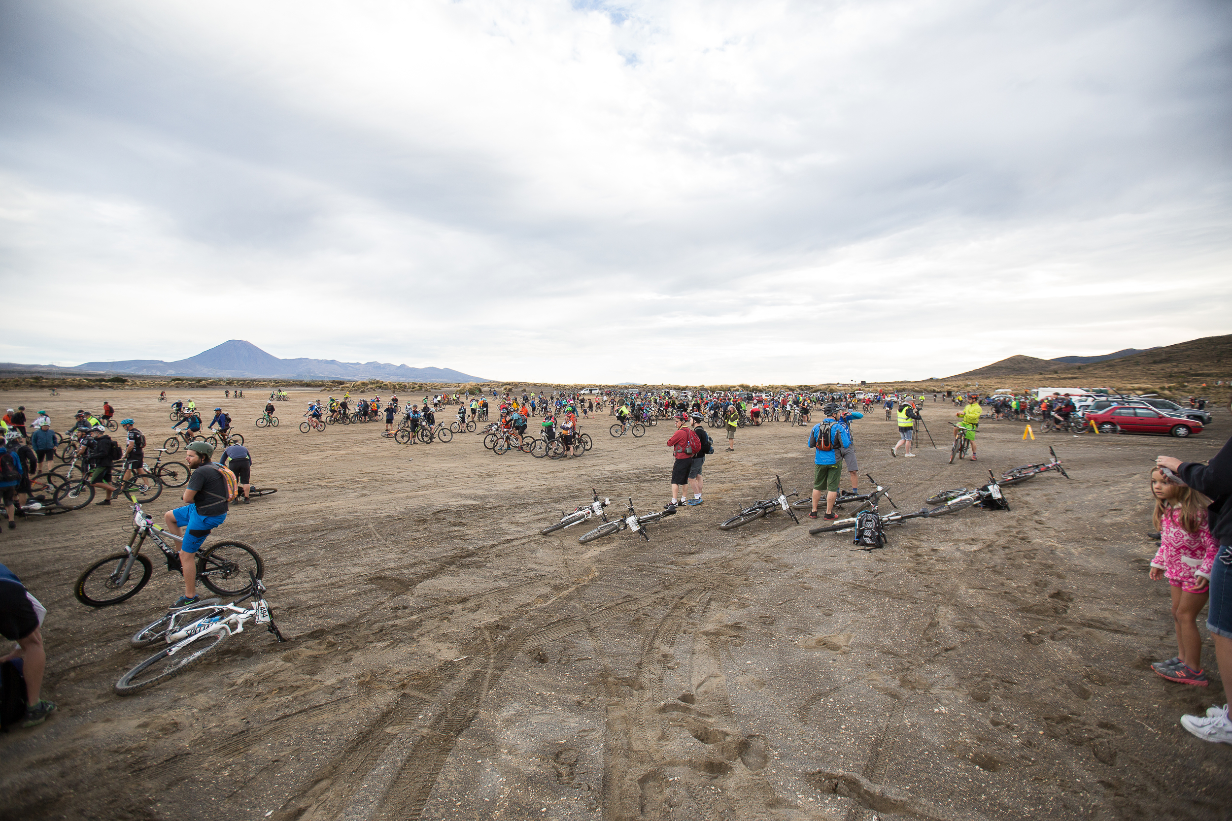 It was quite a sight to see over 500 riders milling about in the middle of the desert waiting for the 8:45am start. Mount Ngarahoe's volcanic peak in the distance.