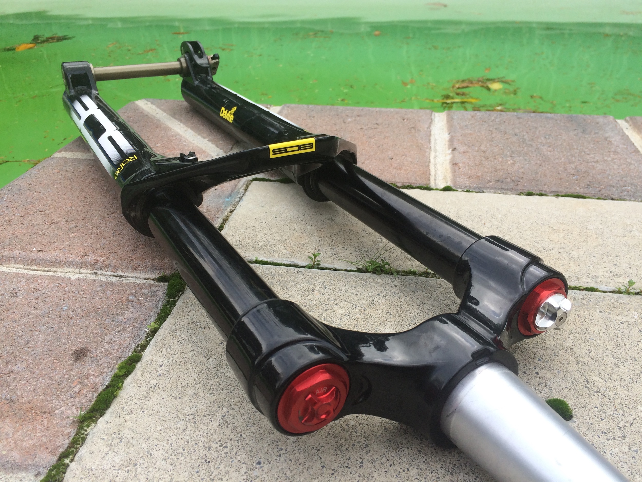 Yes it's an air fork. 140/150/160mm internally adjustable. Rebound adjuster in silver.