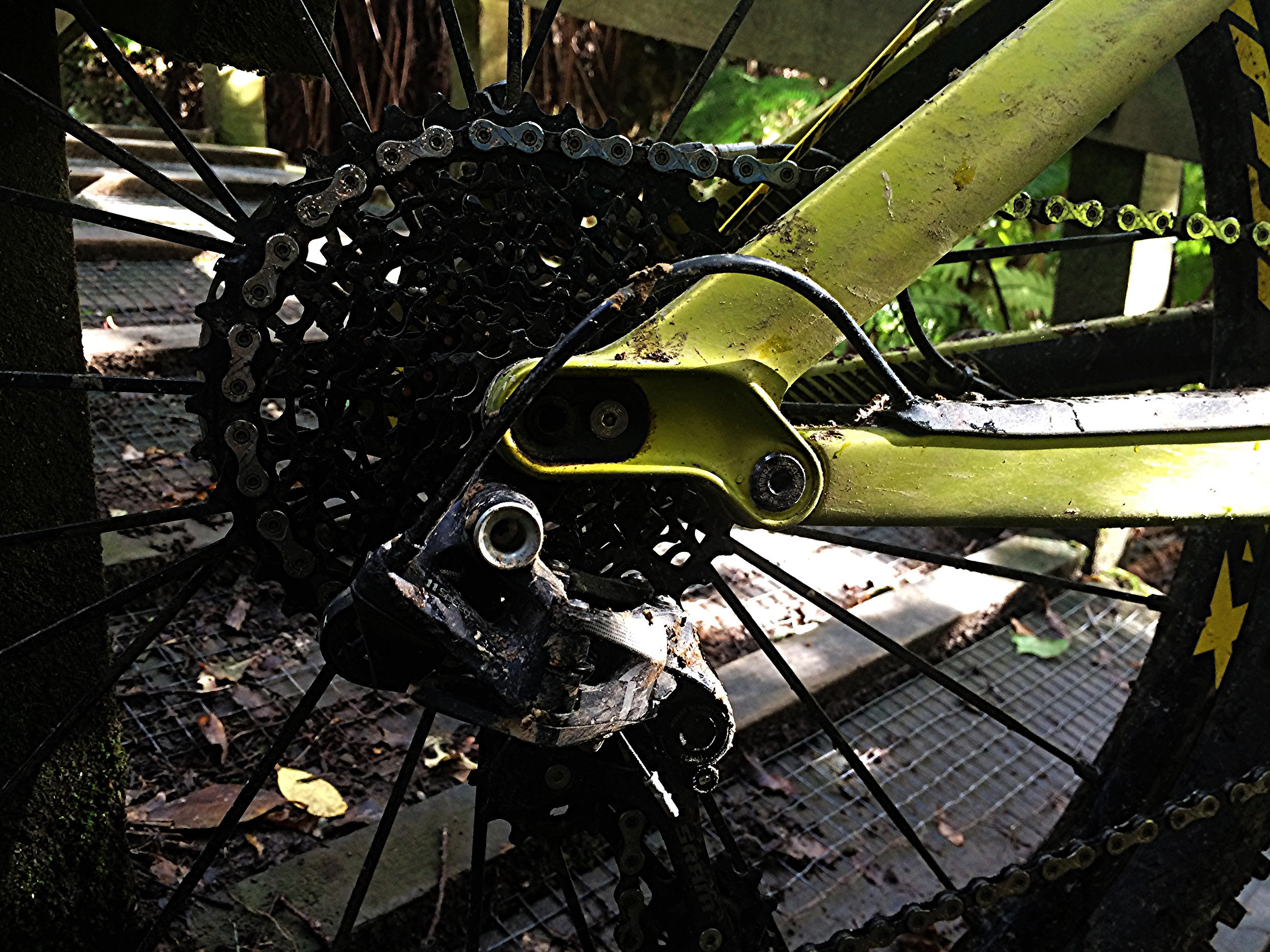 The whole bike is beautifully crafted with clean swooping lines and nothing out of place. No, the wheel base isn't adjustable in this Horst link style rear end in case you were wondering at this axle tab. Full XO1 groupset but with a pinned XG cluster.