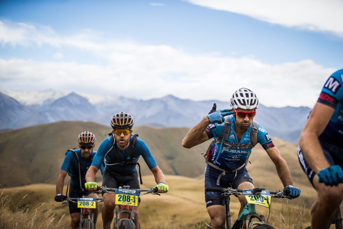 Subaru Marathon MTB.com - Mike Blewitt and Justin Morris up front......