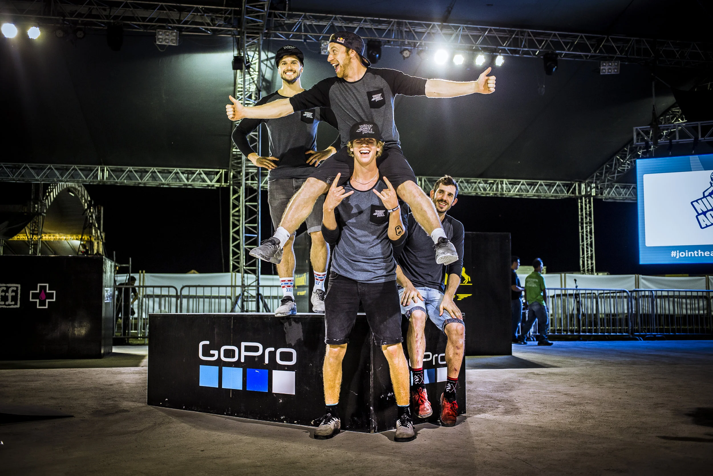 SHOW_PHI_Team_by_Dave_Mackison_02.jpg