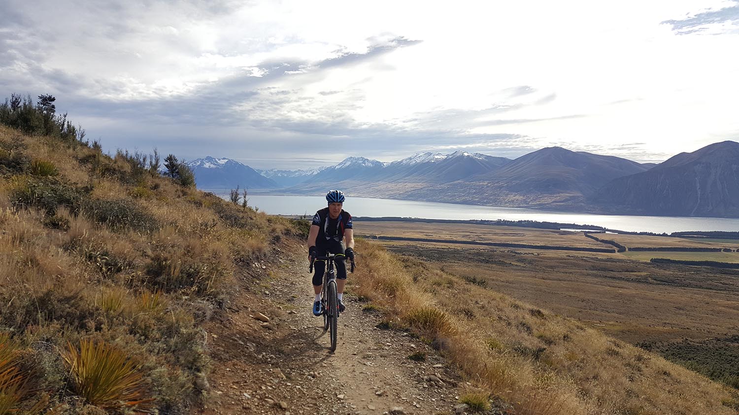 The A2O trail which winds its way from Ohau to Omarama is gravel bike perfection