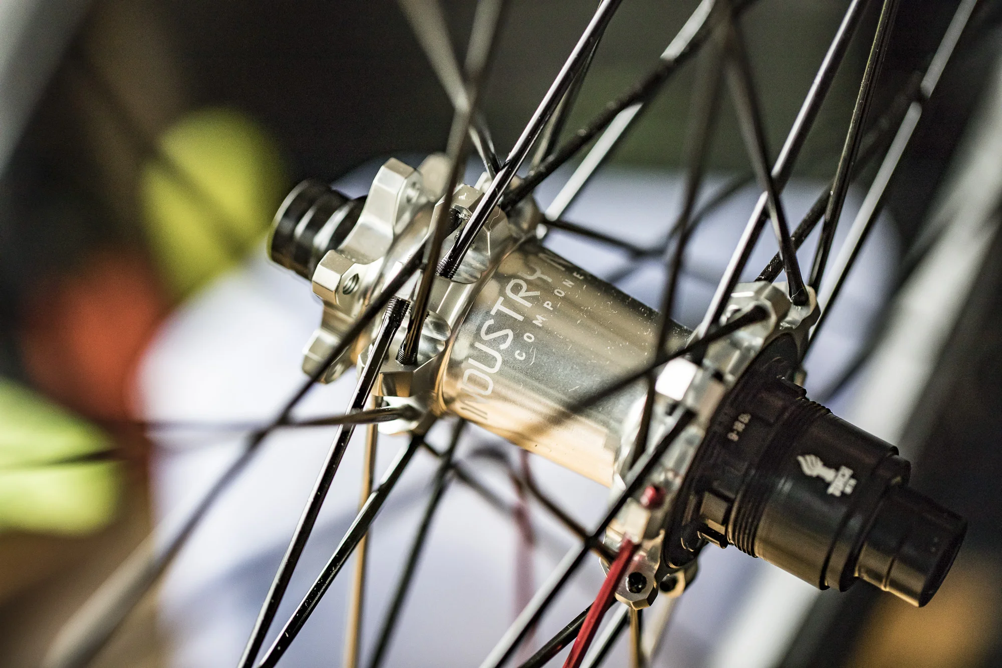 industry 9 305 wheelset