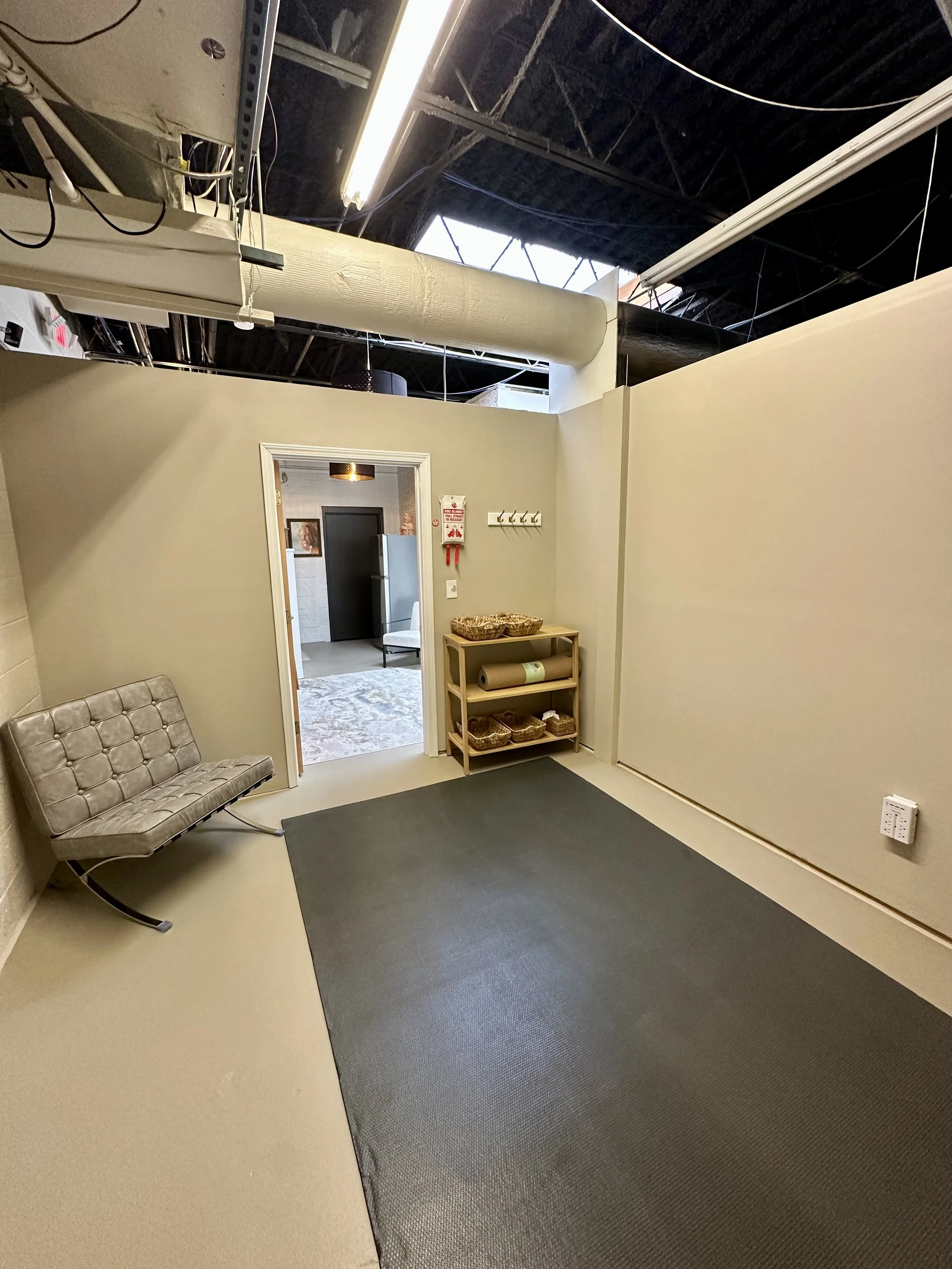 Room 8 - 1.jpeg