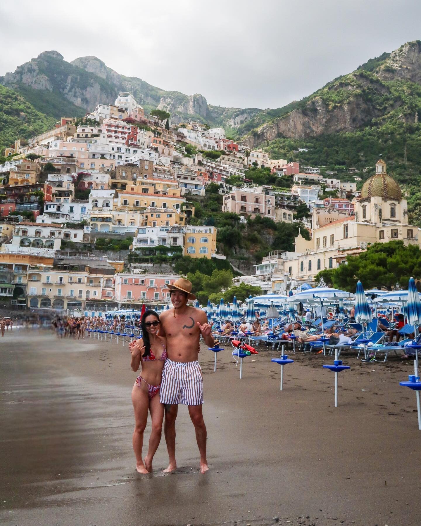 📍Spiagga di Positano 🌊
.
.
.
#beautifuldestinations #eurotrip #europeansummer #positano #italy #amalficoast #spiaggiagrandepositano #lidolincanto #honeymoon  #thehoneymooners #positanobeach