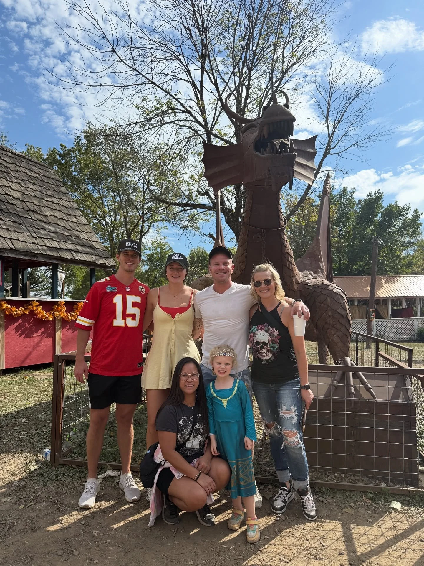 I&rsquo;m grateful Monroe brought us along to join her at the Renaissance Festival, we had a time!😂

Shout out Hank &amp; the team over at @h2efest for having Carmen &amp; I out to Throwdown ! We had an absolute blast getting loose with you all!🎧🎻