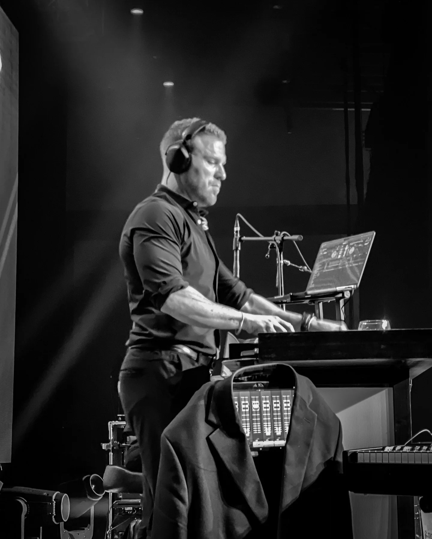 Amazingggggg weekend🔥 @lostwaxband and I joined forces once again for @crosslandconstruction annual holiday party in Tulsa, OK🔥

The culture of this company is awesome &amp; when the culture is present, the party shows it! Congratulations on making