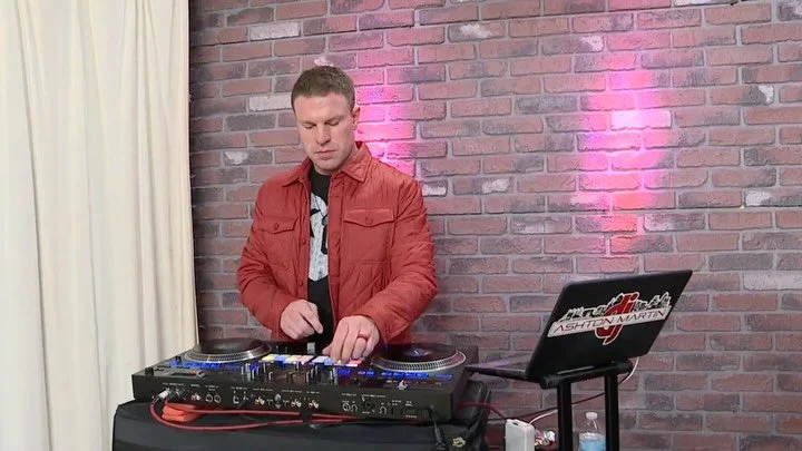 It&rsquo;s a Great Day KC ❤️ Always a pleasure jumping on &amp; hangin&rsquo; out with Toni &amp; Carrie for another Red Friday!