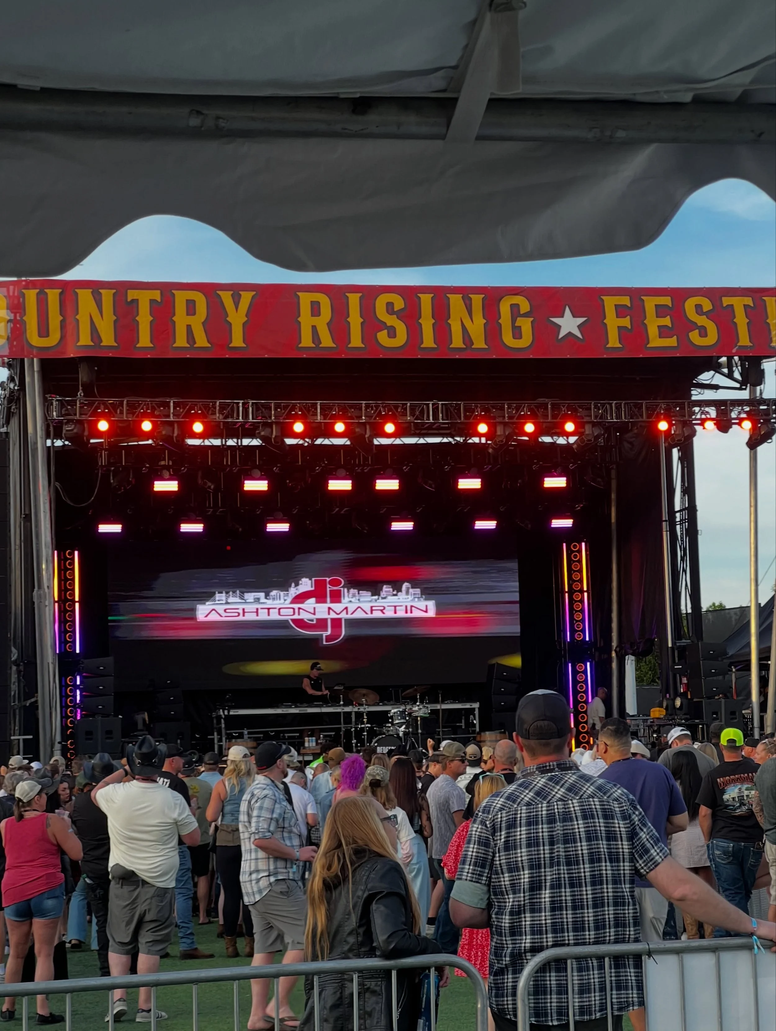 Milwaukee, you showed up🤠🔊 @countryrisingmke was an incredible experience and a great first year for a brand-new festival concept. Grateful for the opportunity to share the stage with so many talented artists and be part of something special from t