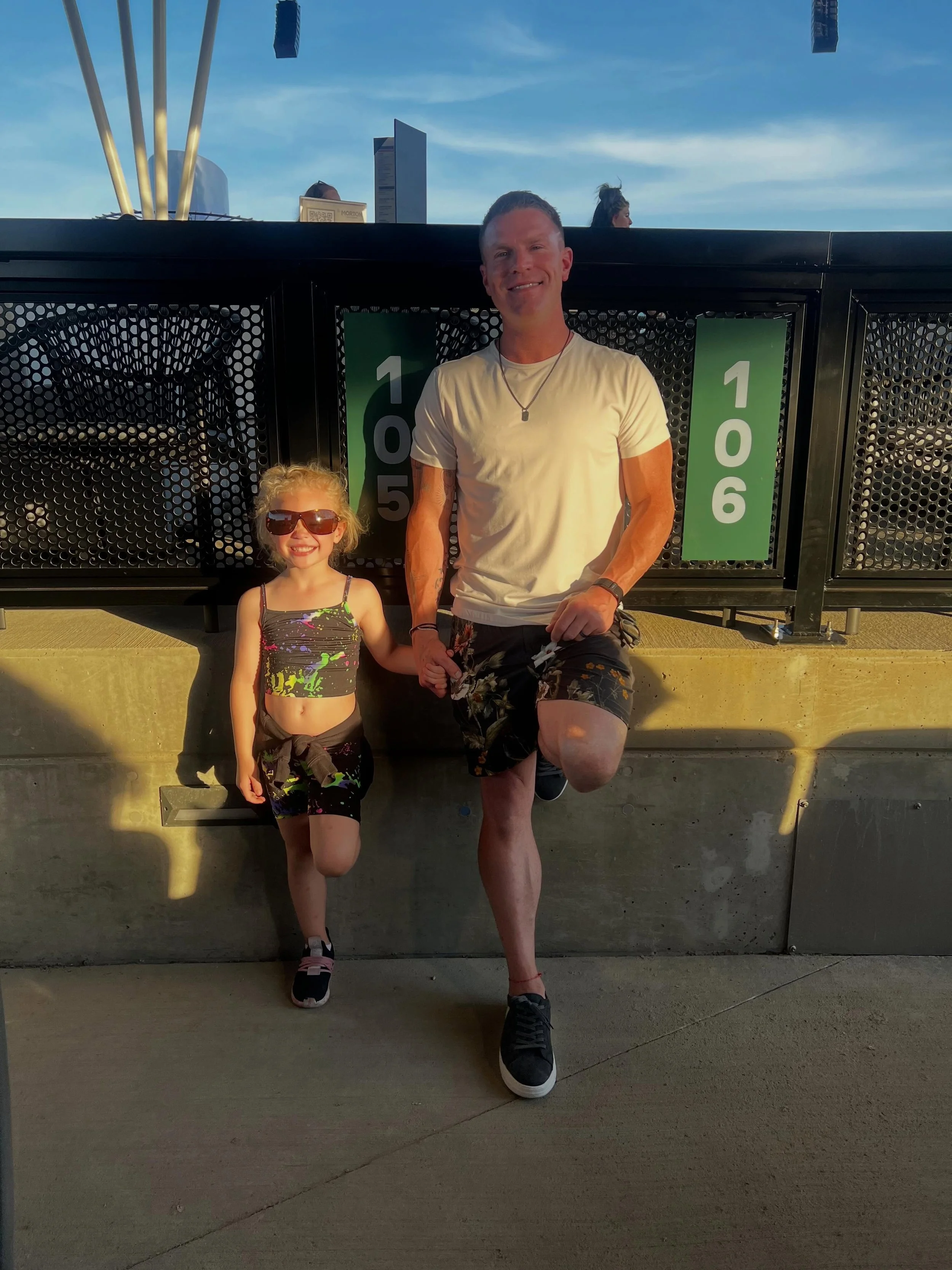 &ldquo;The Party Don&rsquo;t Start &lsquo;Til Roe Walks In&rdquo; 🤣 

  We&rsquo;ll call this her &ldquo;1st&rdquo; concert &amp; it just happened to be @mortonamphitheater first show w/ @kesha &amp; we even got to hear one of Dads Favs - @chromeo ?