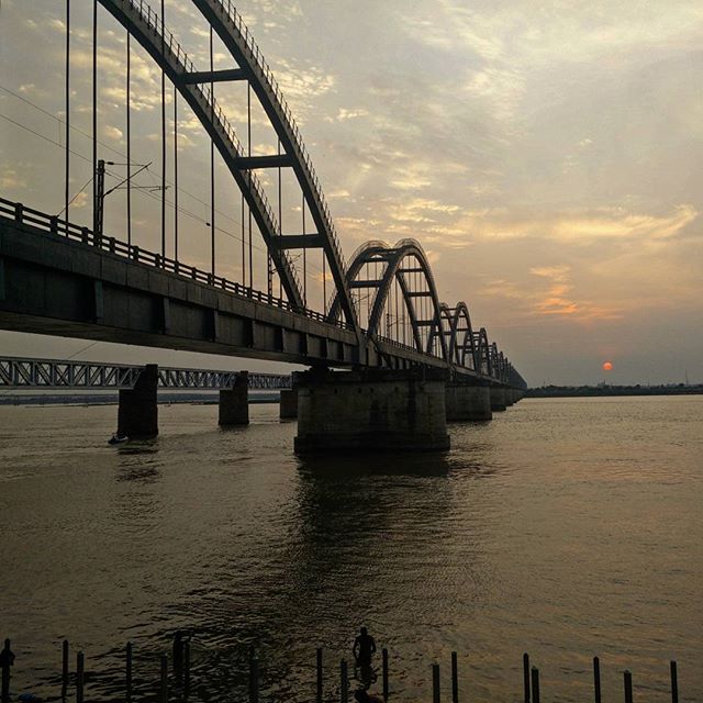 Godavari is the second longest river in India after Ganga and has the largest catchment area in peninsular India. Its coverage area is nearly one tenth of the area of India.  #nagarnagar #sunset #Godavari #riversofindia #India #Indiagram #Rajahmundry