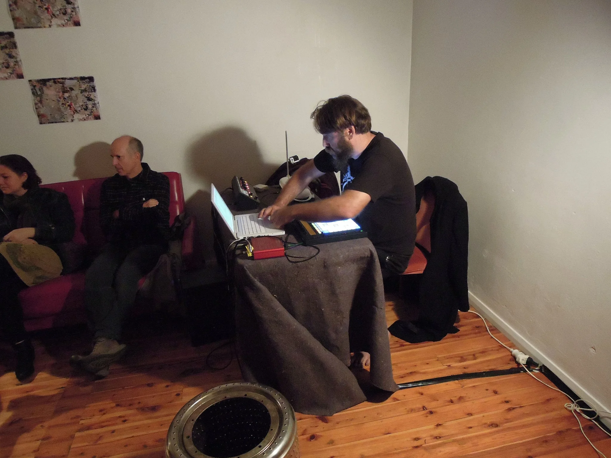 Photos of sound bites #20 - sound bites body 2, on this website by Alex Gooding