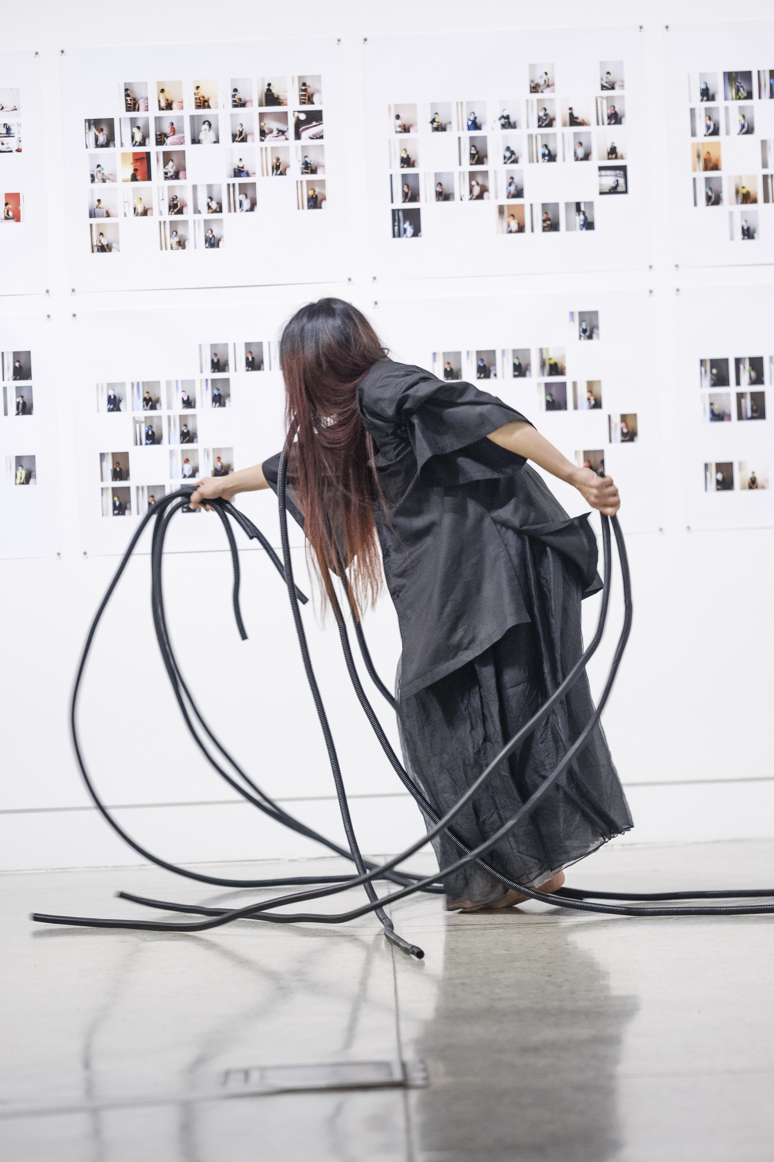 SFTB #1 performance-sculptural installation, with every breath group exhibition curated by Rilka Oakley, Blue Mountains City Gallery Photo: David Brazil
