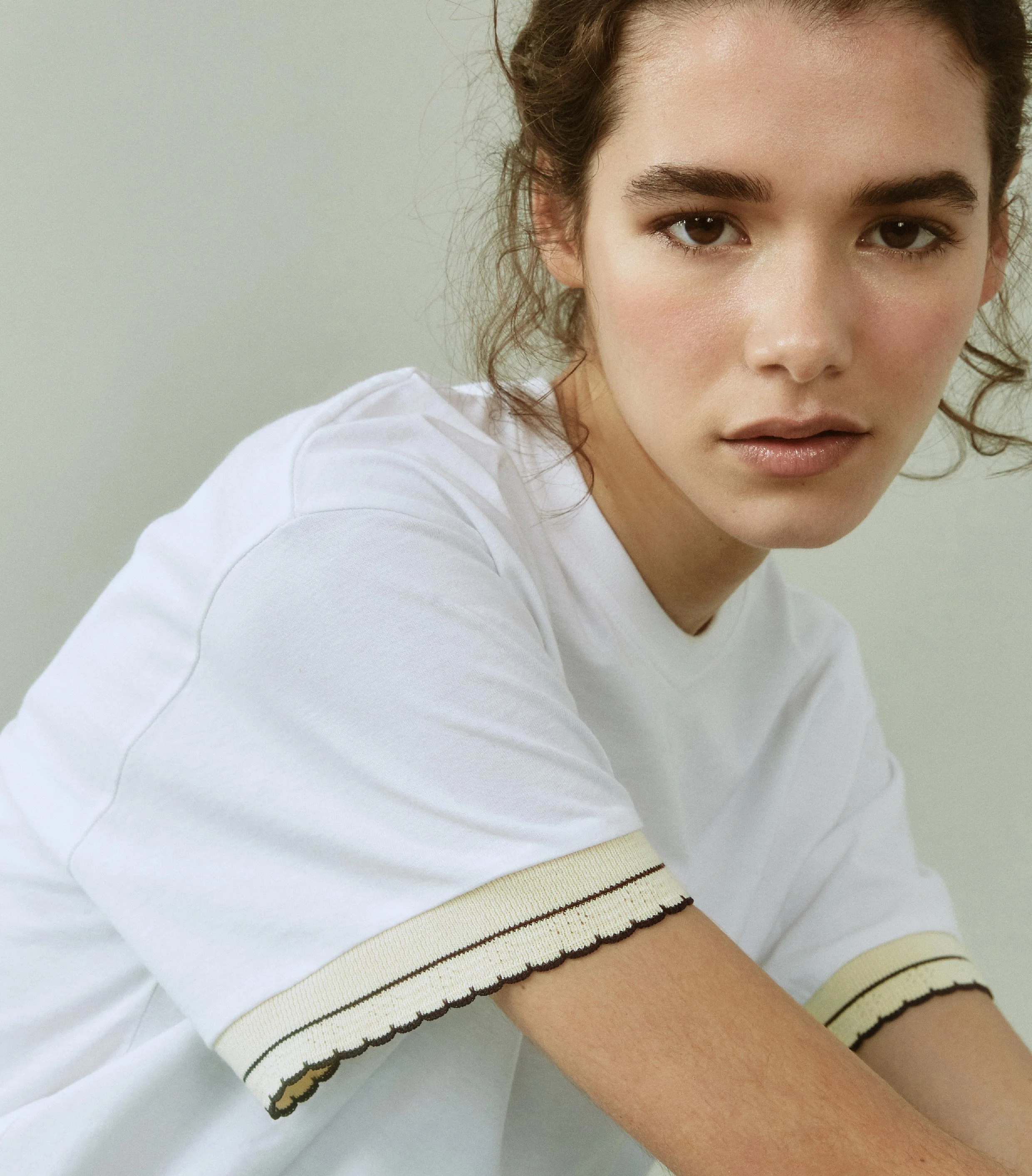 TSHIRT_WHITE_MANCHECROQUET_PORTEE.jpg