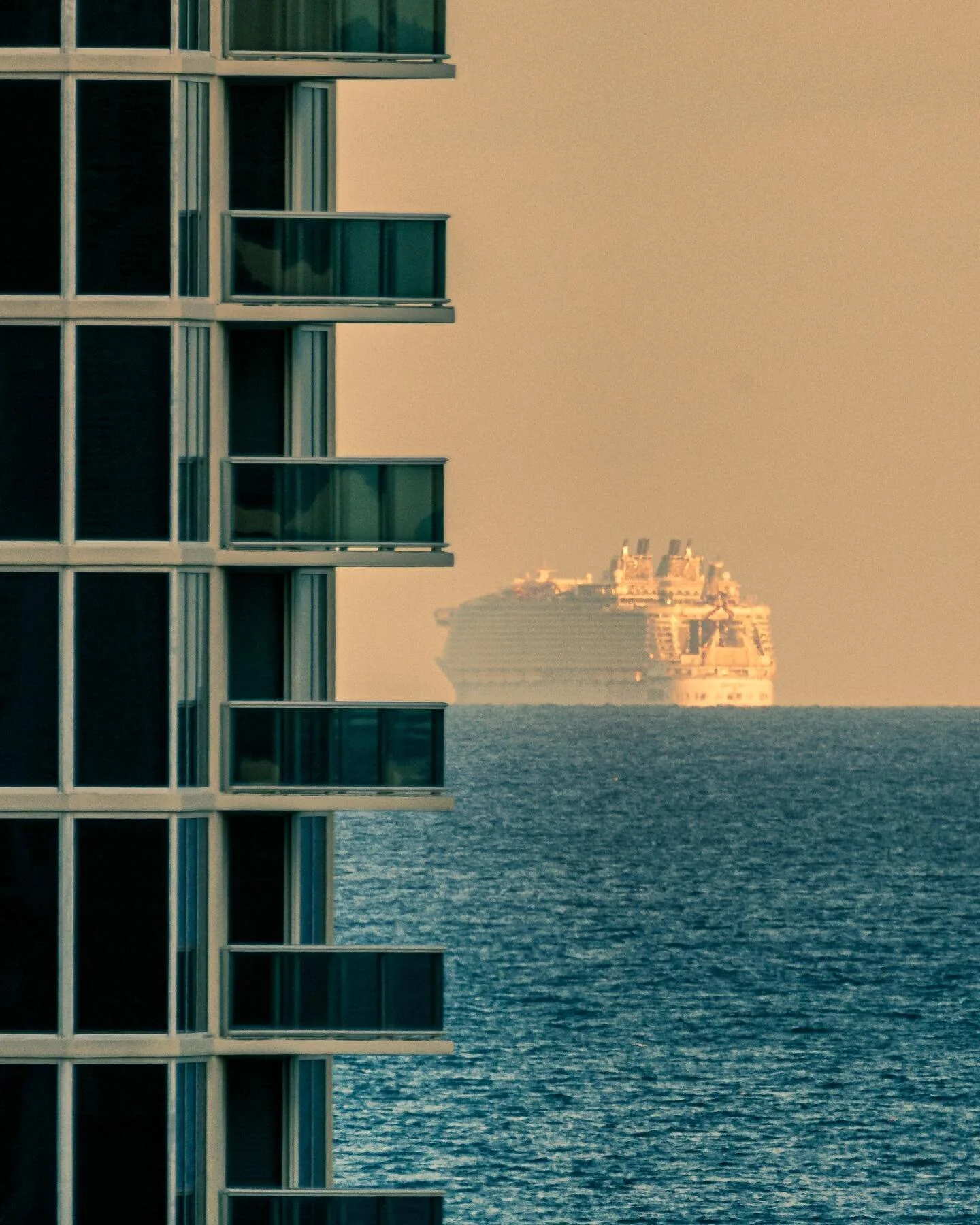 Social Distancing — 🚢 🦠☠️
|
|
|
|
|
Thanks for liking and please follow!
———————————————————————————————
#iMagixMiami #Lifestyle_Miami #sonyimages #citykillerz #createexplore #theimaged #urbanromantix #streets_vision #igersusa #shotzdelight #Miami