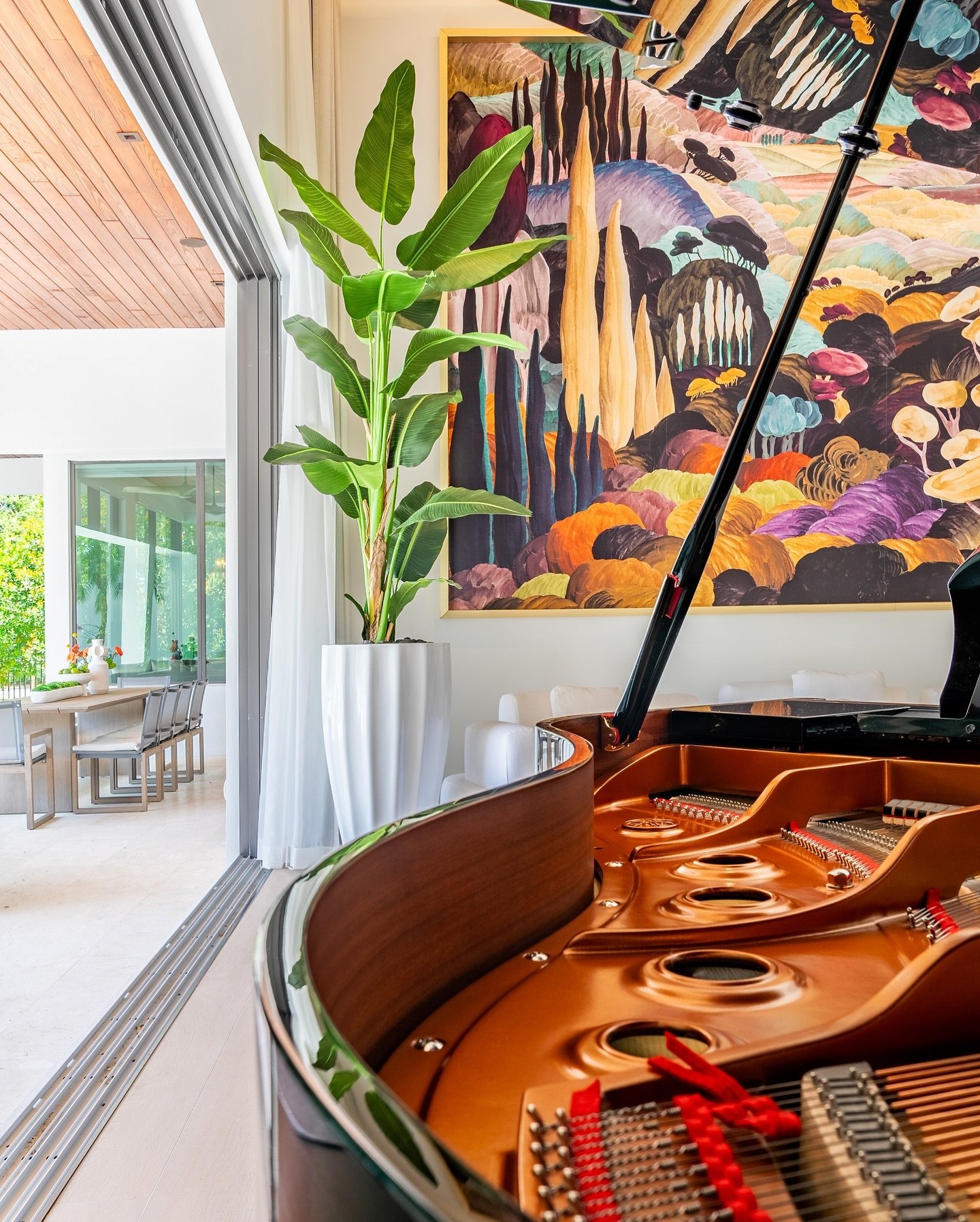 Real Estate Shoot &mdash; Colorful elegance 

#plasry #realestatephotography #coconutgrove #luxuryrealestate