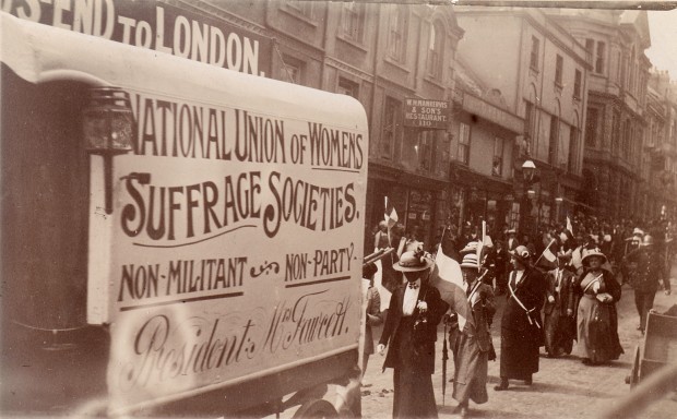 Suffrage Pilgrimage van on Market Jew Street, Penzance 100 years ago today (credit: Penlee House Gallery and Museum)
