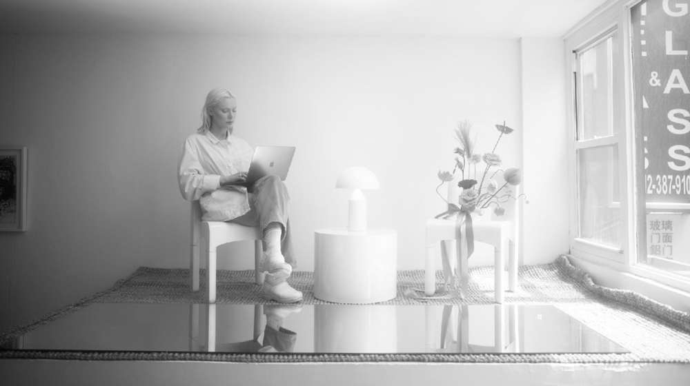fleurotica_bw_2.png