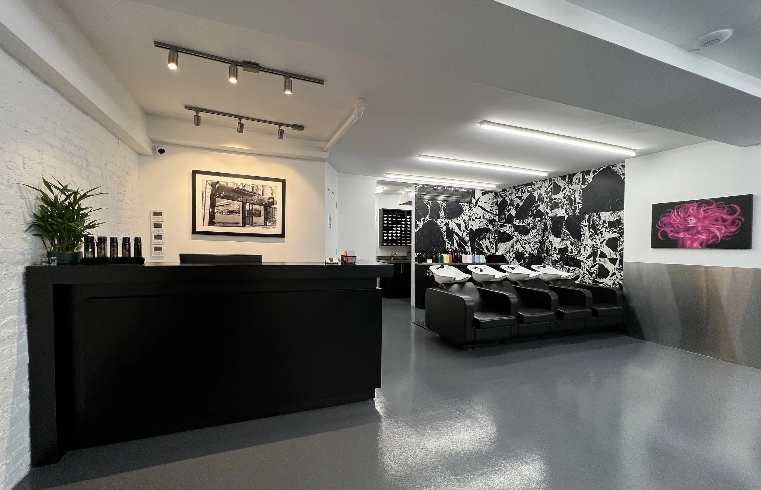 SHAMPOO 6TH AVENUE, NYC